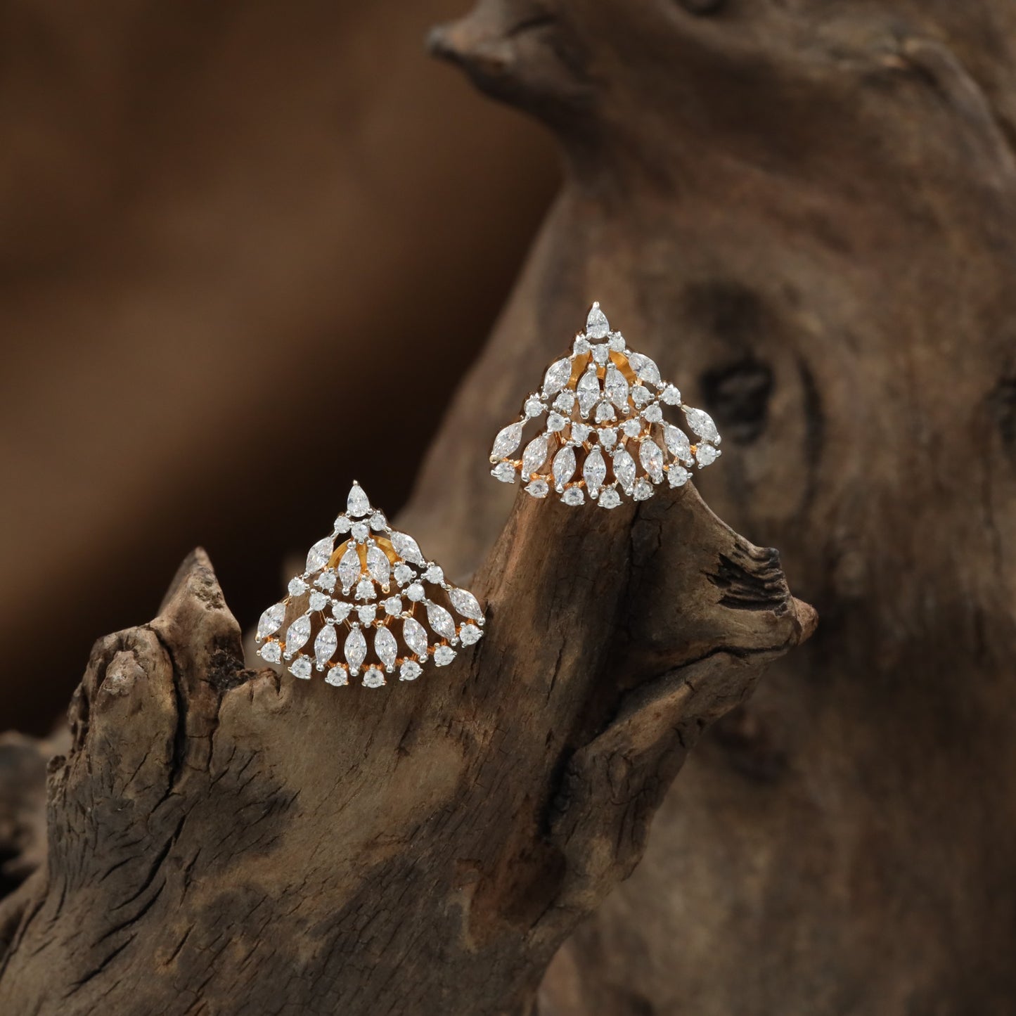 Designer Bell Stud with Structured Hanging Layout and Border Styling