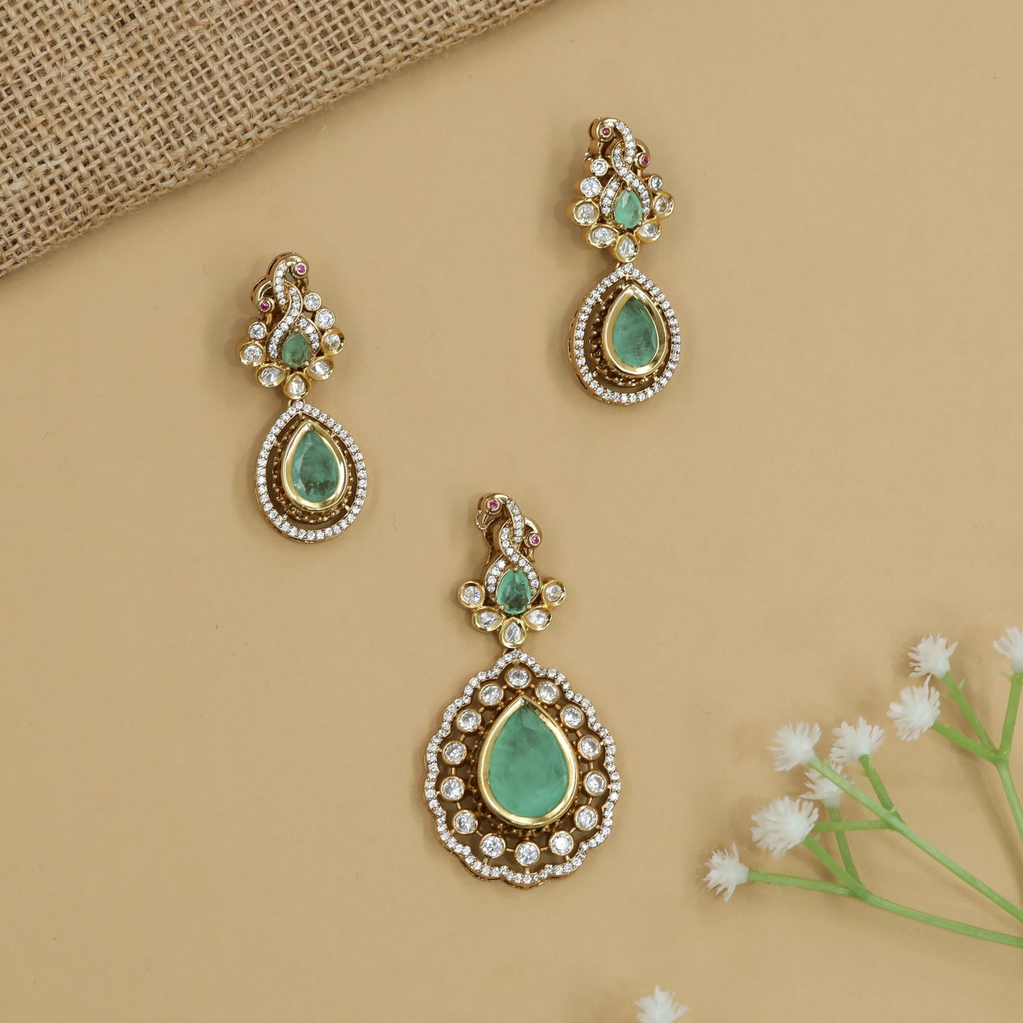 Pear Drop Kundan Pendant Set with Double Border Arrangement and Matching Studs