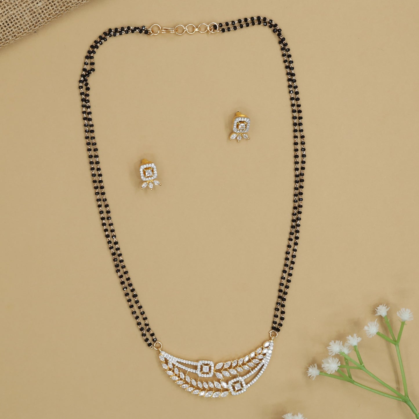 Square Leaf Gj Mangalsutra with Layered Marquise Border Arrangement