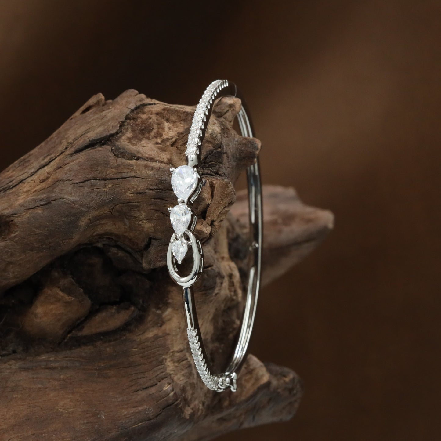 Halo Drop Kada with Open Oval Styling and Structured Layout