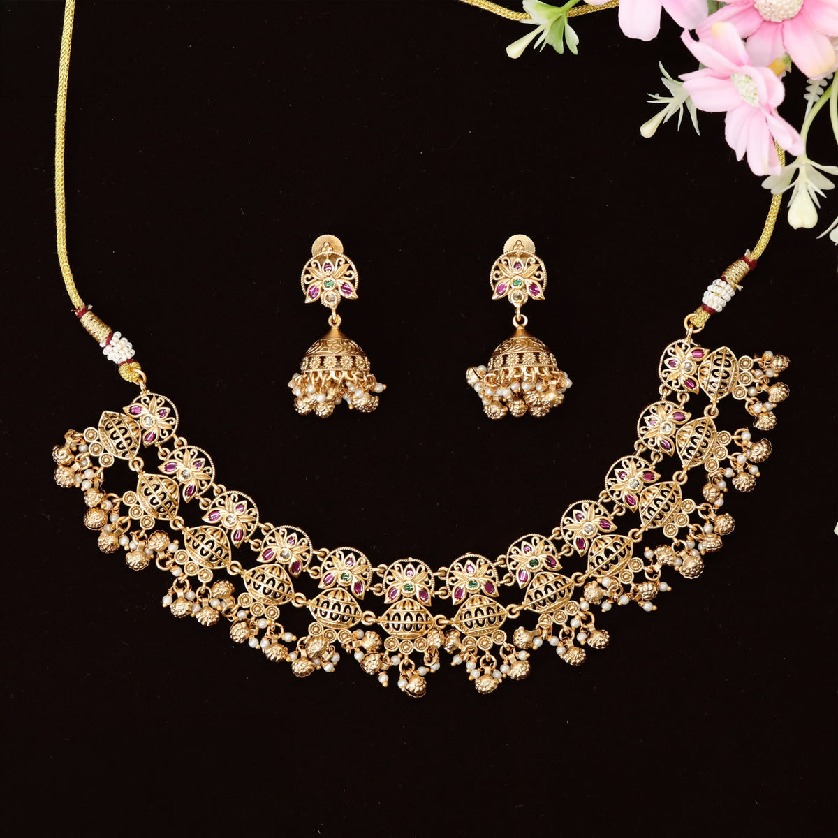Heritage Chainwork Kundan Necklace featuring Ornate Floral Elements