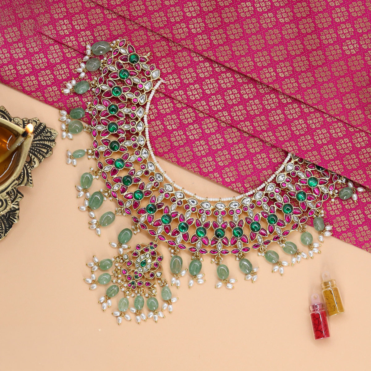 Jadau Necklace With Intricate Floral Detailing