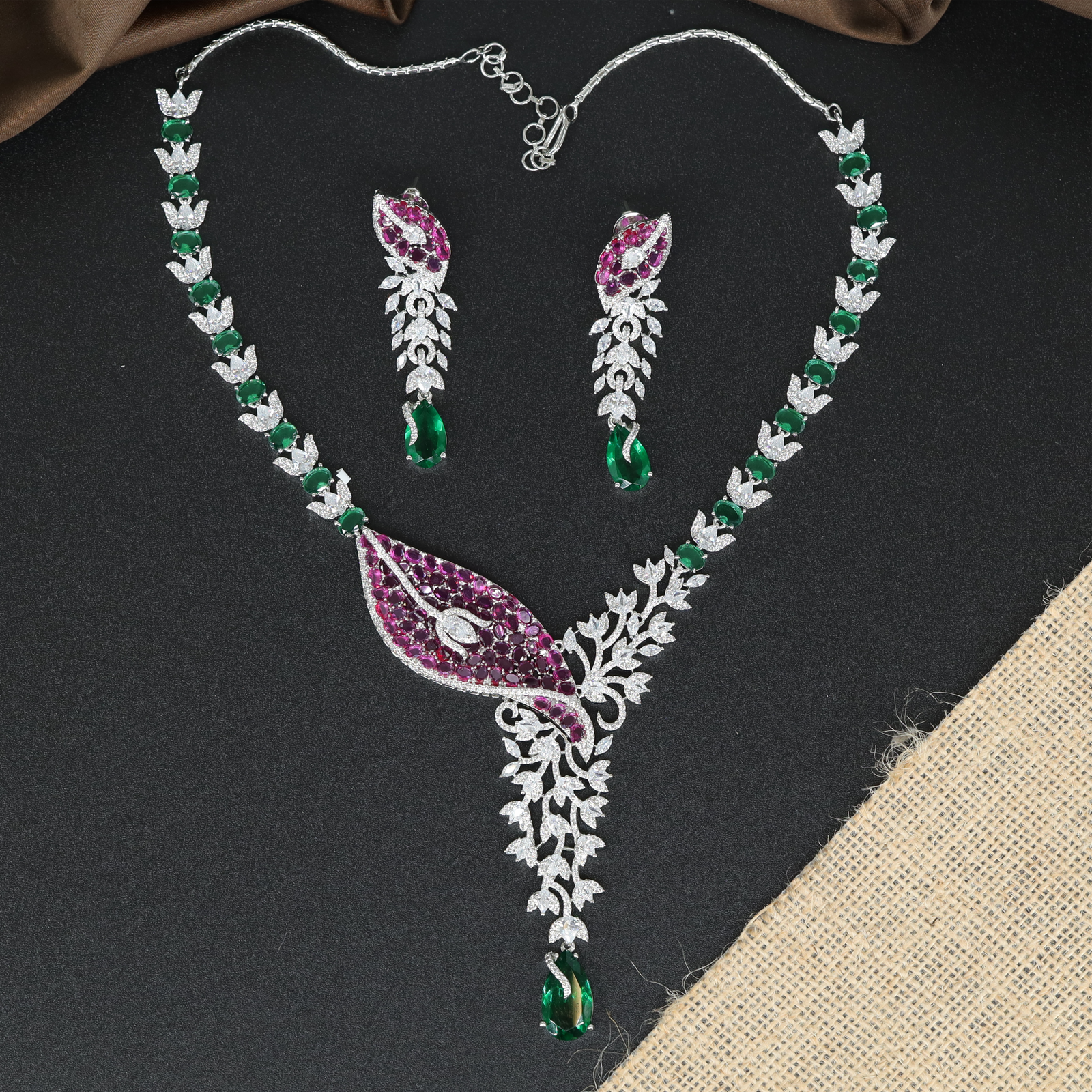 Elegant Leaf Motif Necklace Set with Statement Drop Pendant