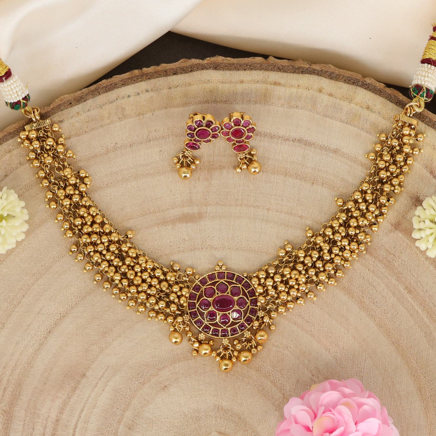 Antique Necklace X104684