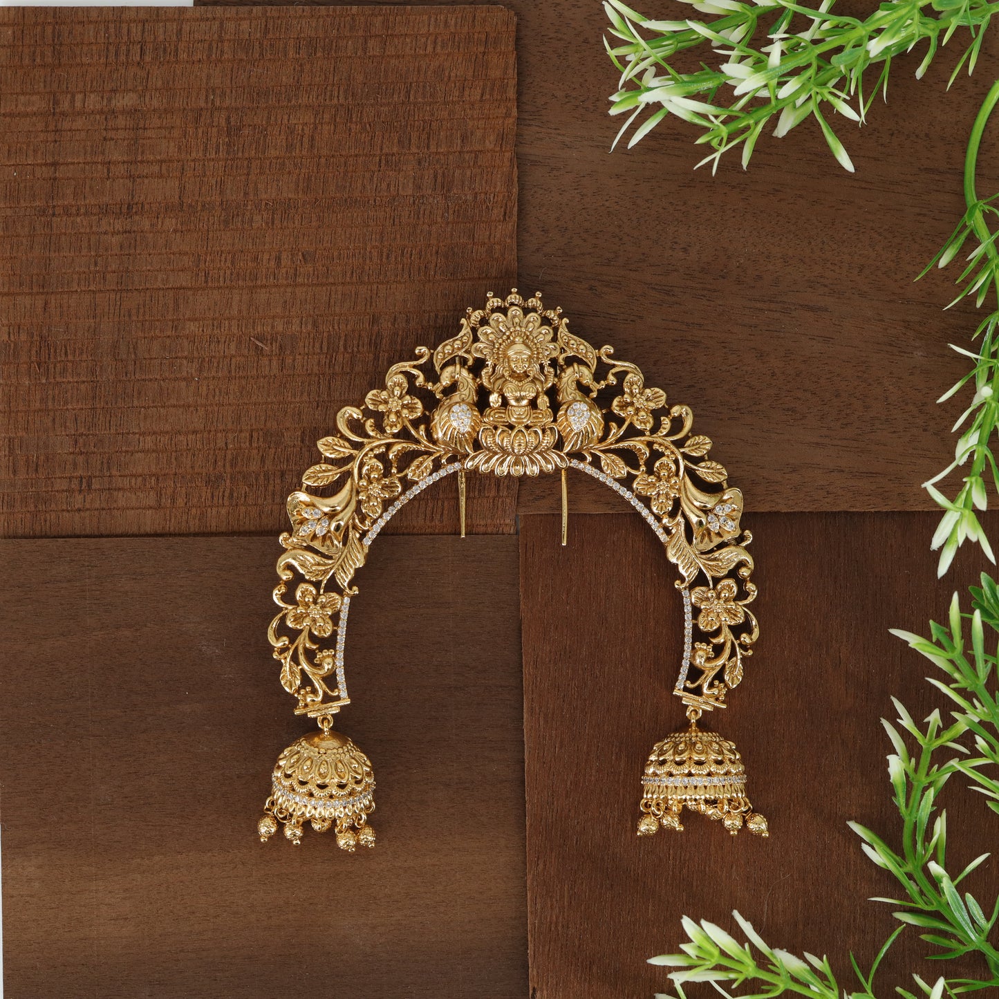 Falgunika Classic Peacock Crest Head Ornament with Textured Border