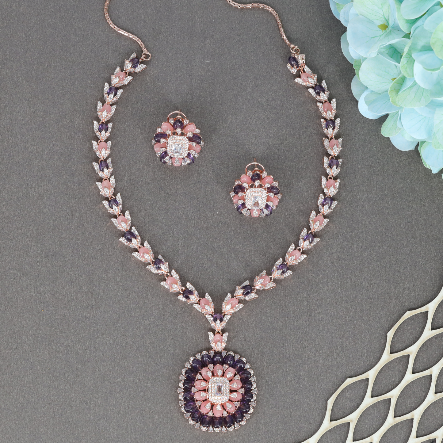 Radiating Floral Crystal Necklace with Petal Pattern Chain and Circular Pendant