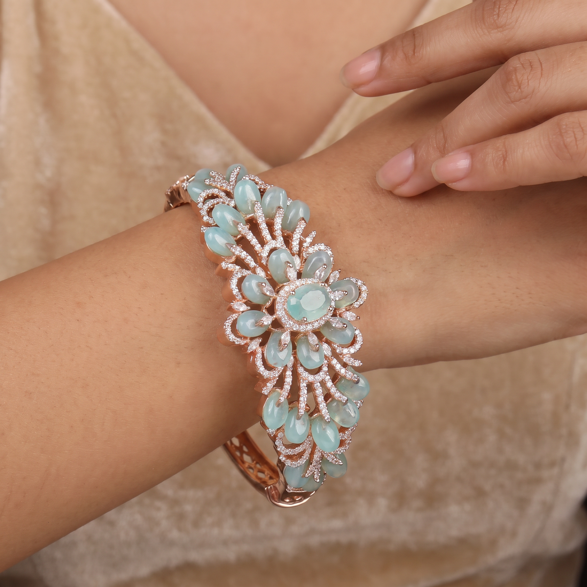 Refined Botanical Style Kada with Statement Floral Arrangement
