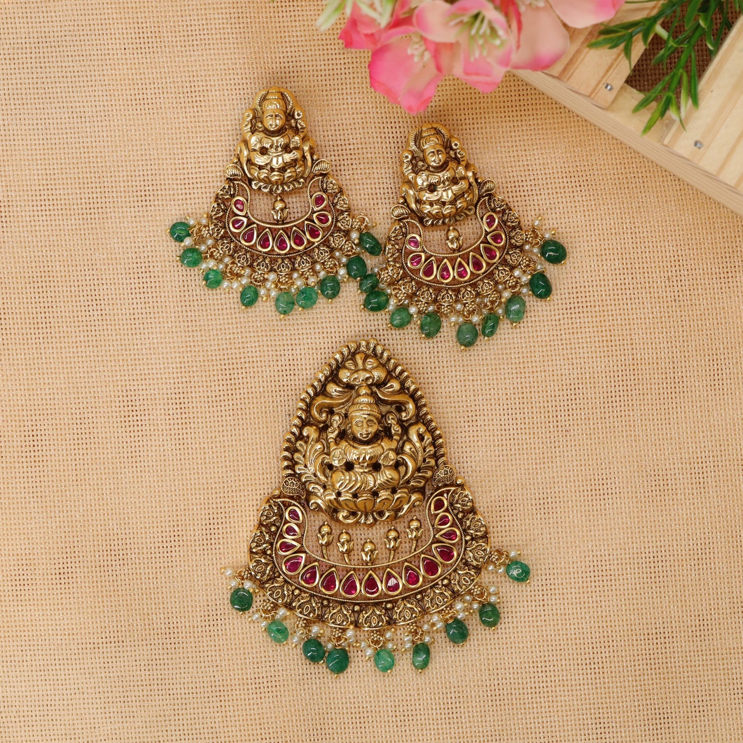 Lakshmi Set with Goddess Figures, Curved Panels and Traditional Fringe Detailing