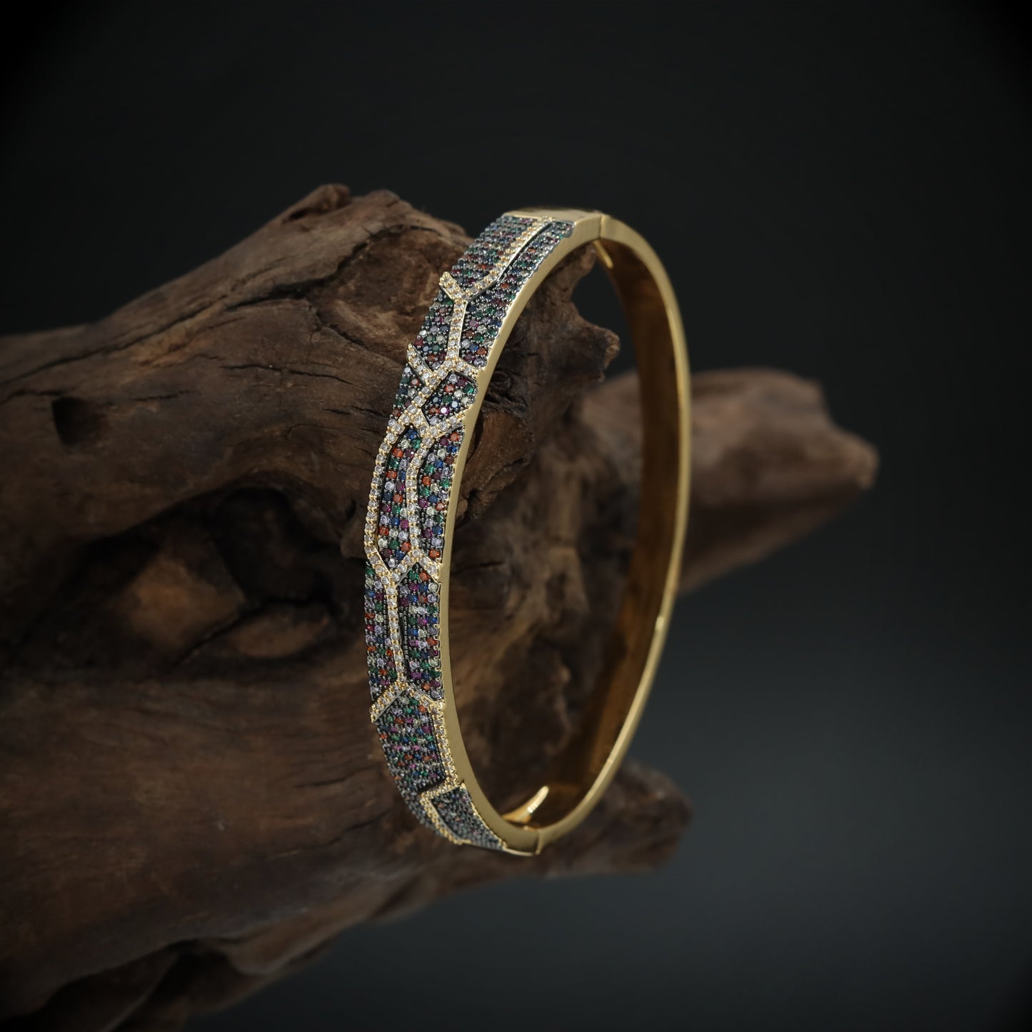 Stylish Pavé Work Bracelet with Patterned Design and Defined Border Lines