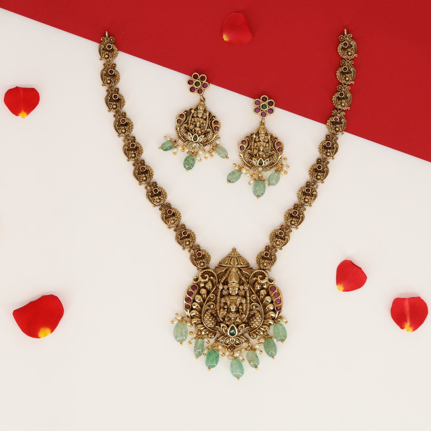 Antique Necklace X106307