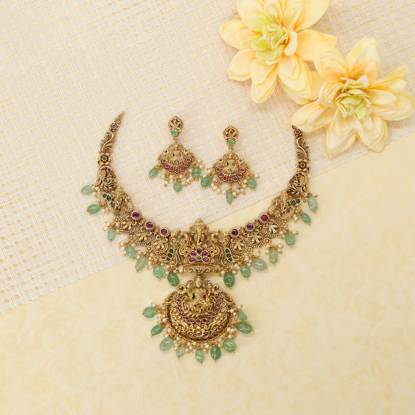 Antique Necklace X106626