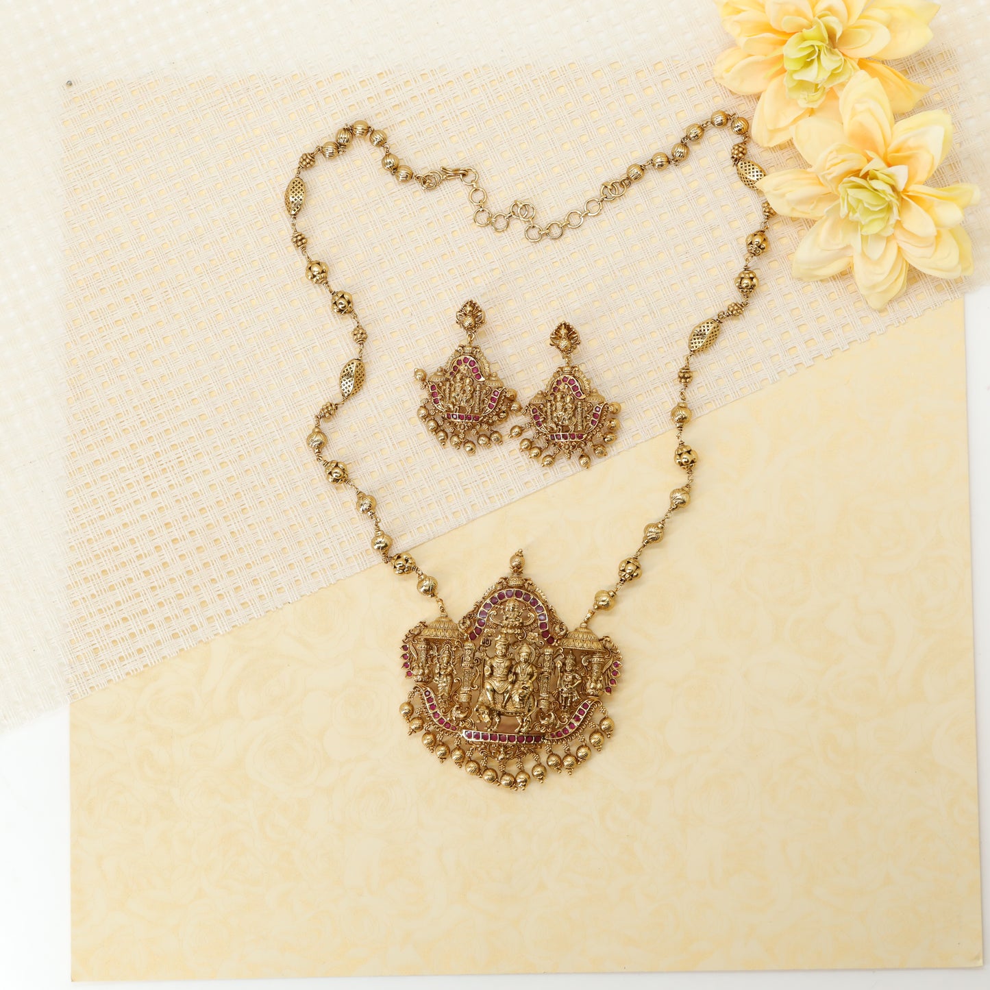 Antique Chain Pendant X106639