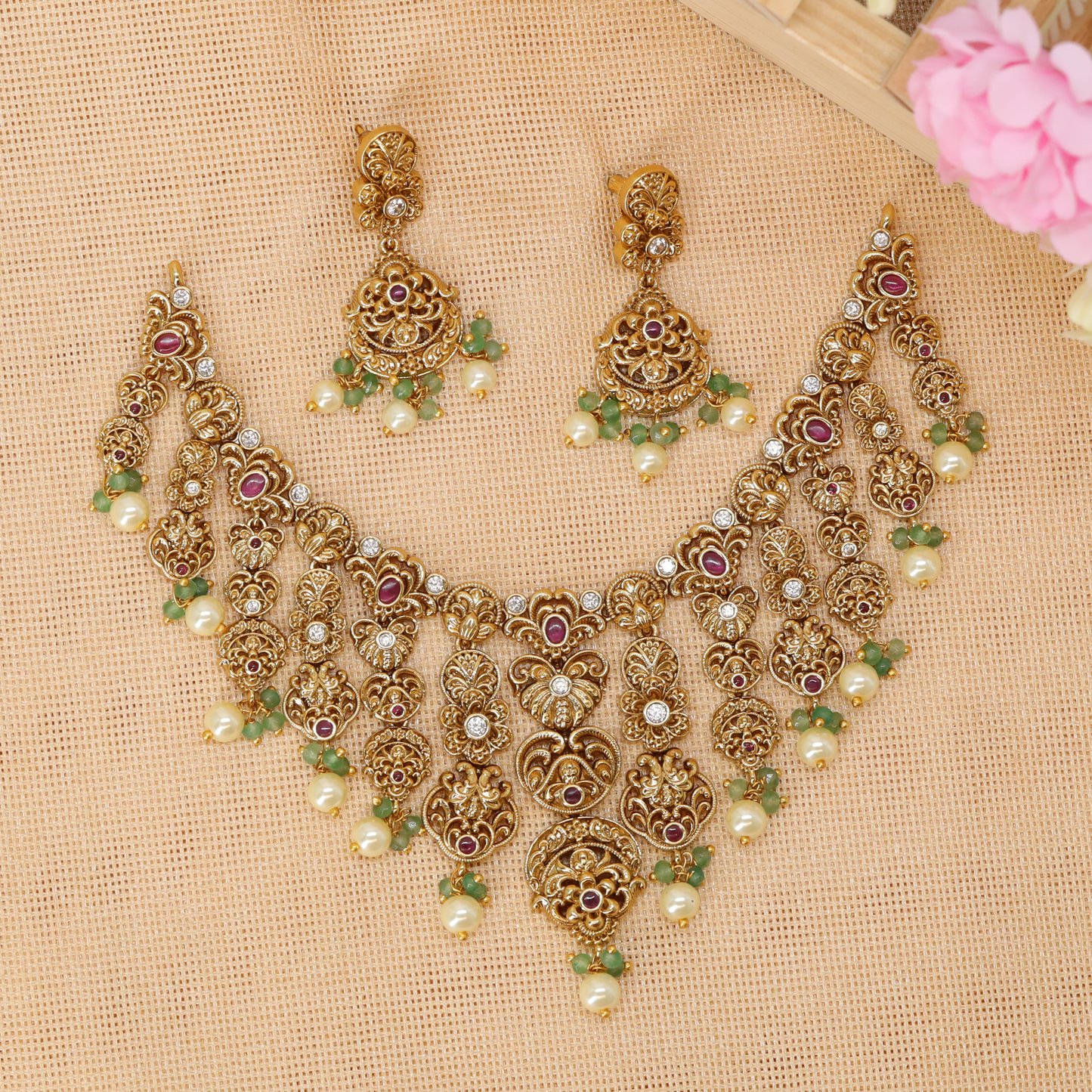 Antique Choker X106705