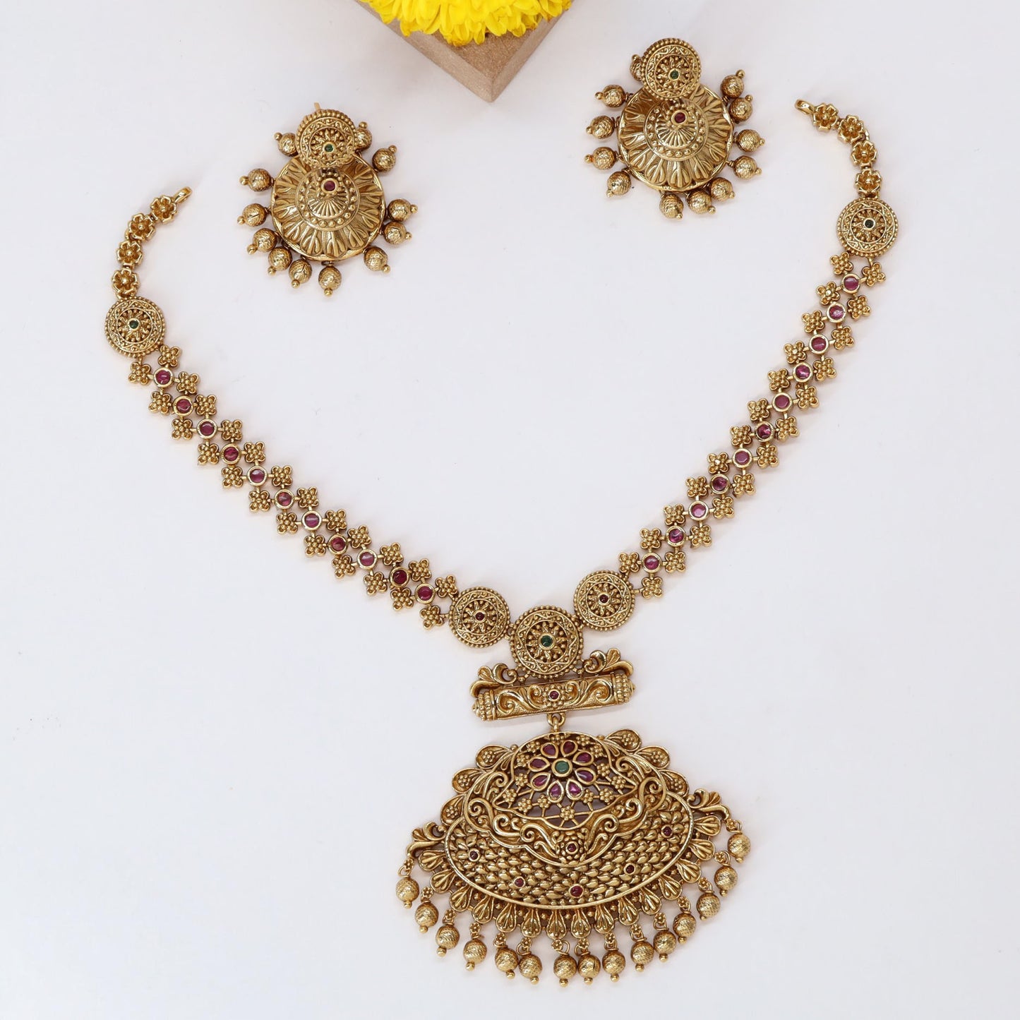 Floral Link Necklace with Circular Connectors and Grand Pendant Drop
