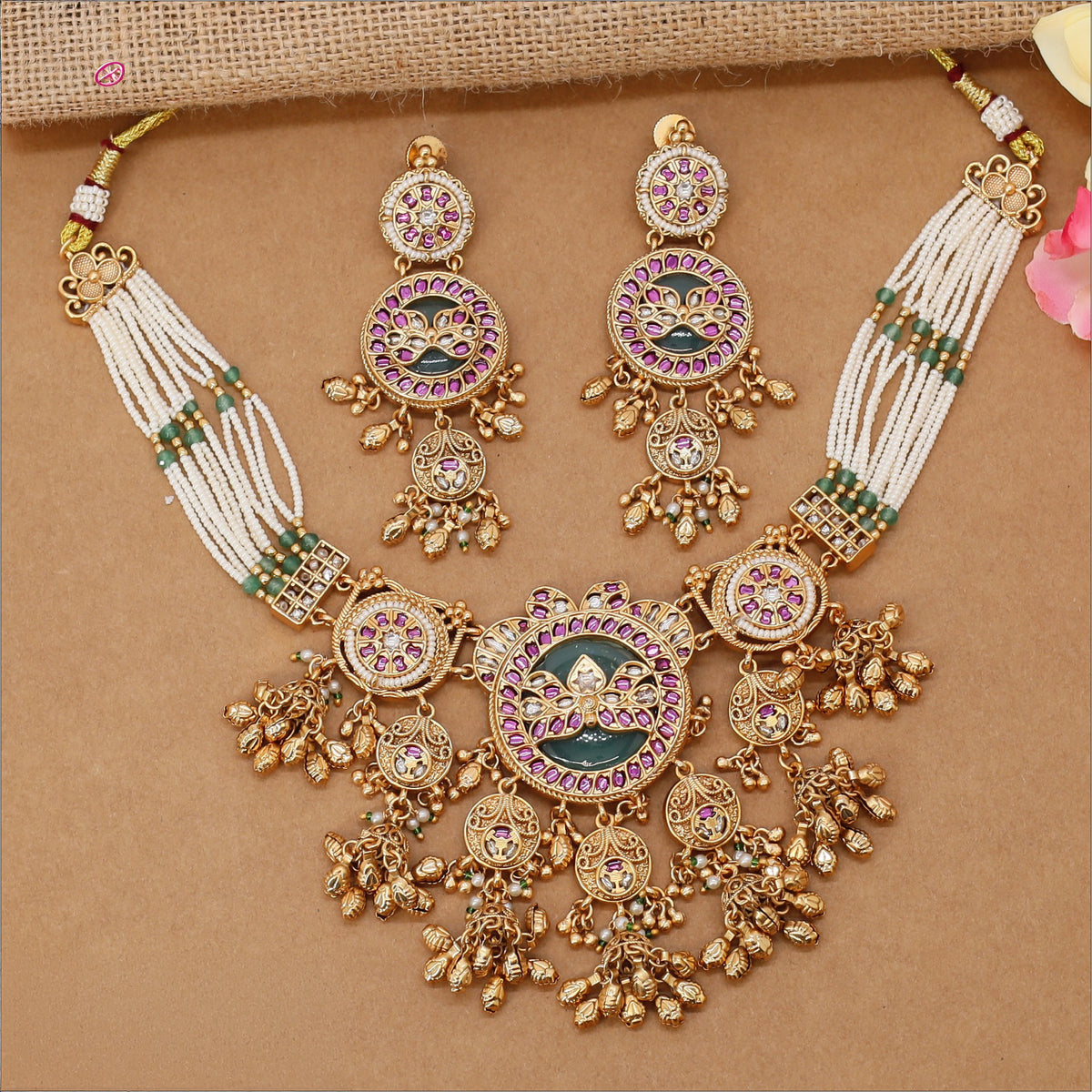 Kundan Pearl Necklace With Intricate Circular Detailing