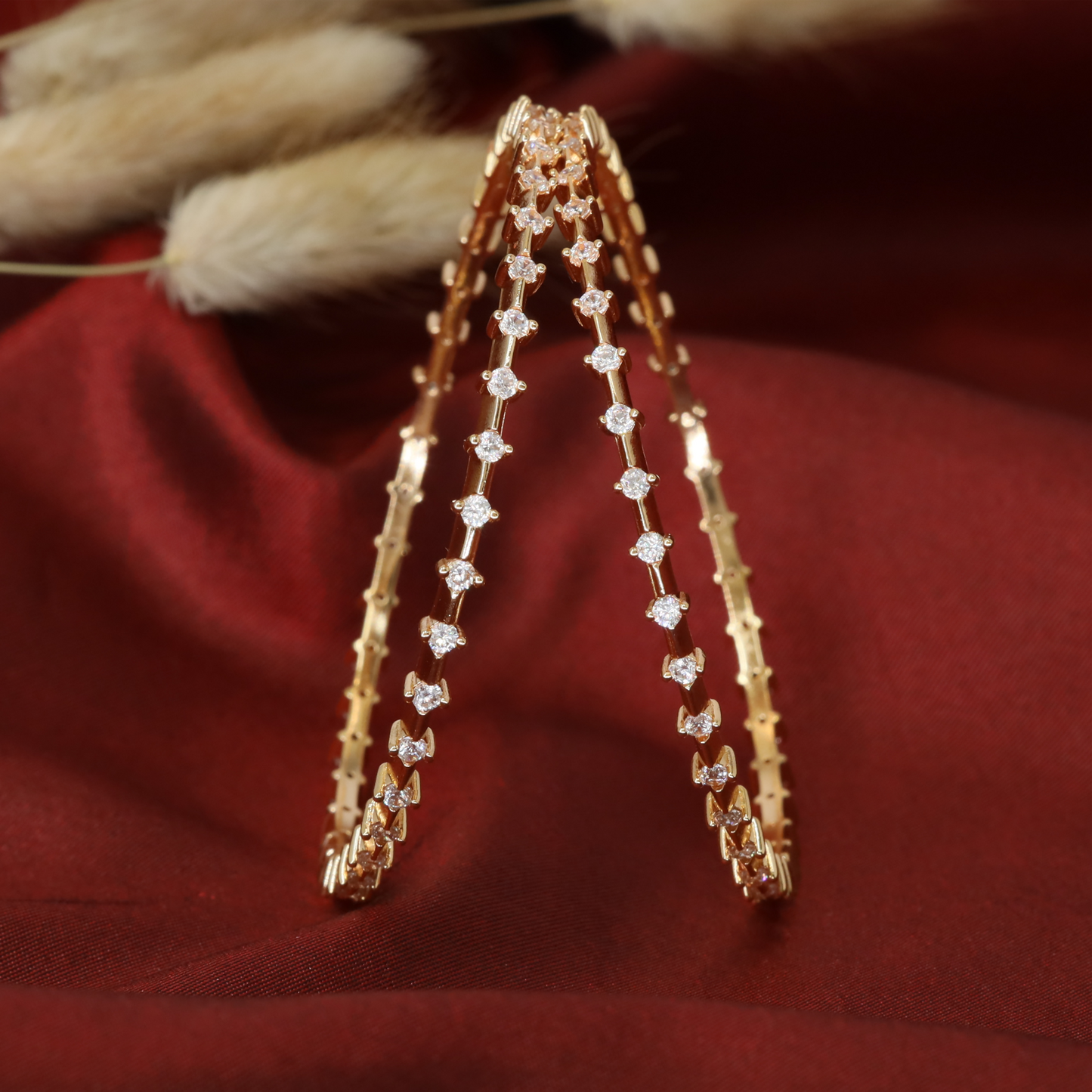 Fine Curve Bangles with Continuous Round Placement Design