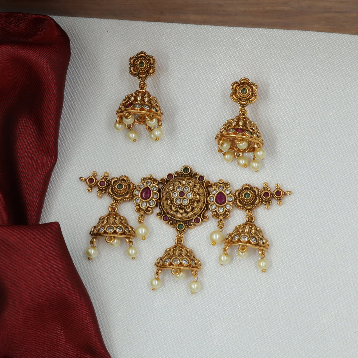 Antique Choker With An Elaborate Centrepiece And Bell Drops