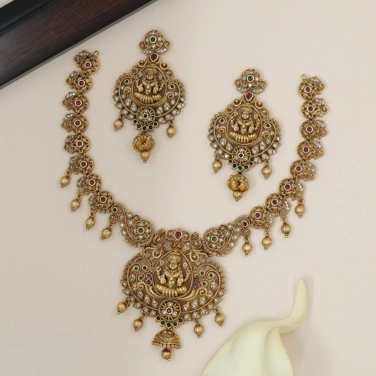 Premium Lakshmi Pendant Necklace For Wedding Wear