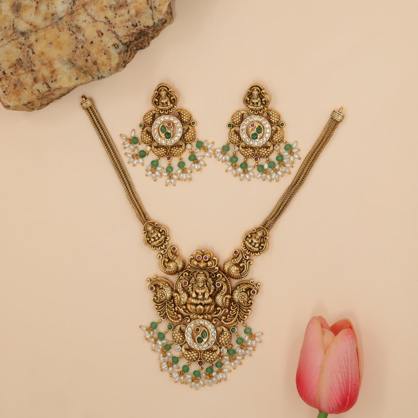 Lakshmi Motif Pendant Necklace Set