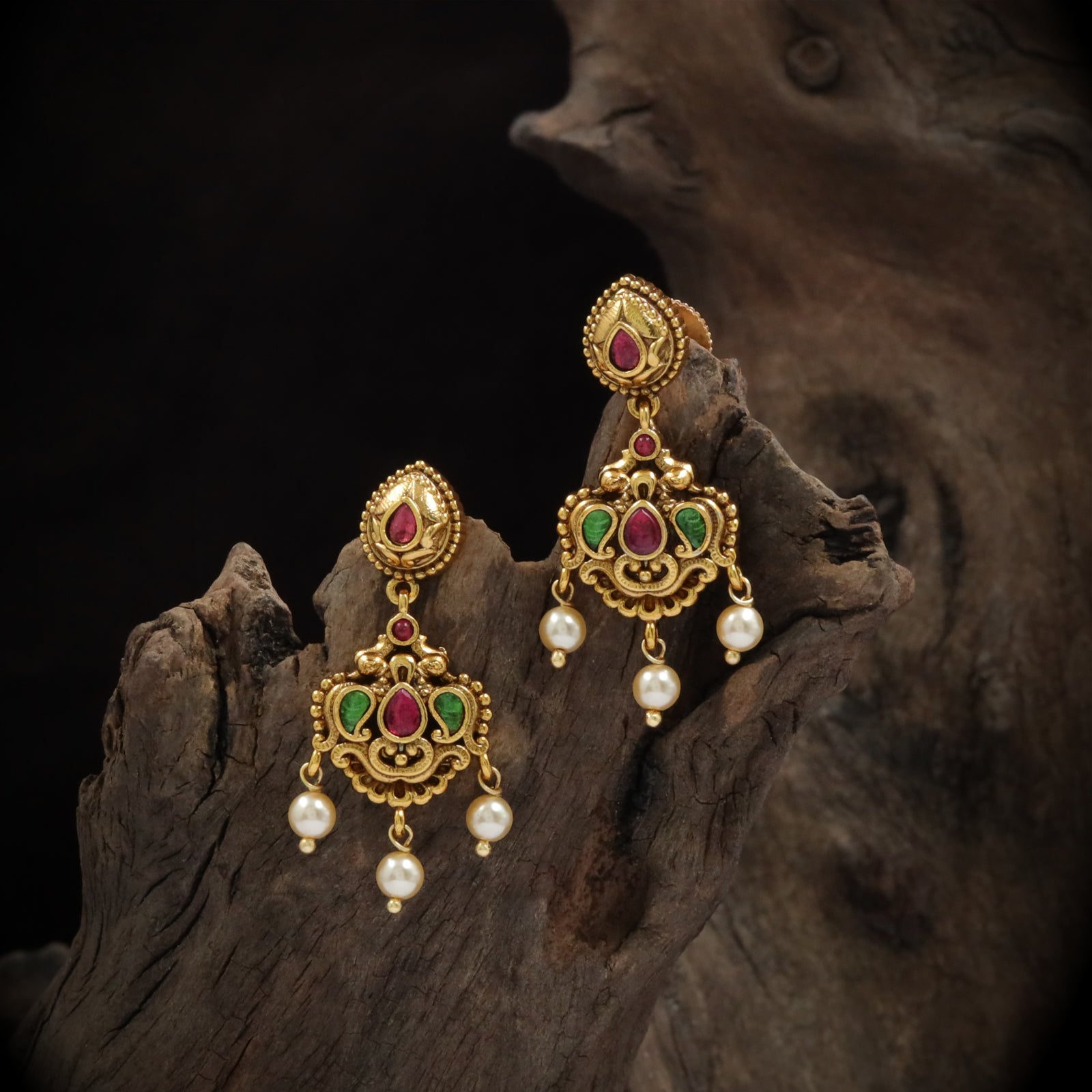 Sindura Pearl Trail Hangings