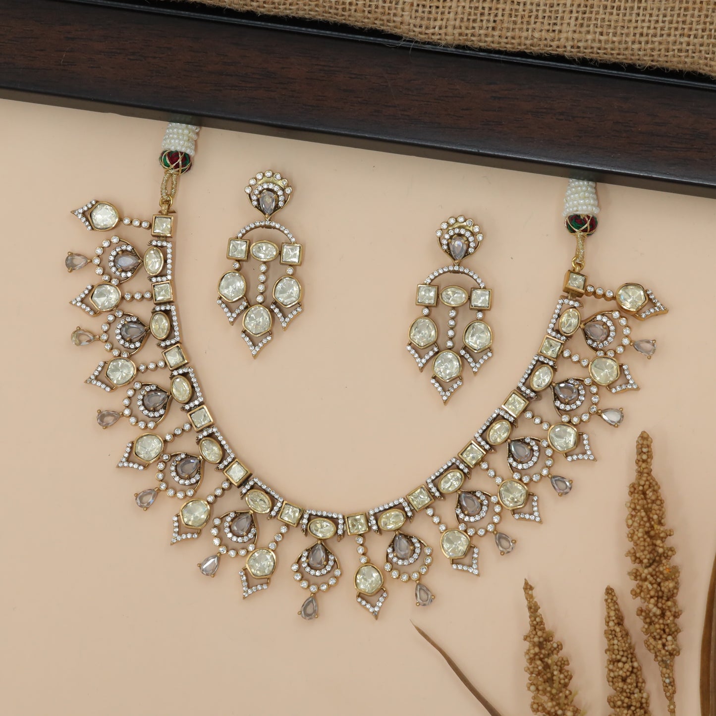 TearDrop Garland Design Stone Necklace Set