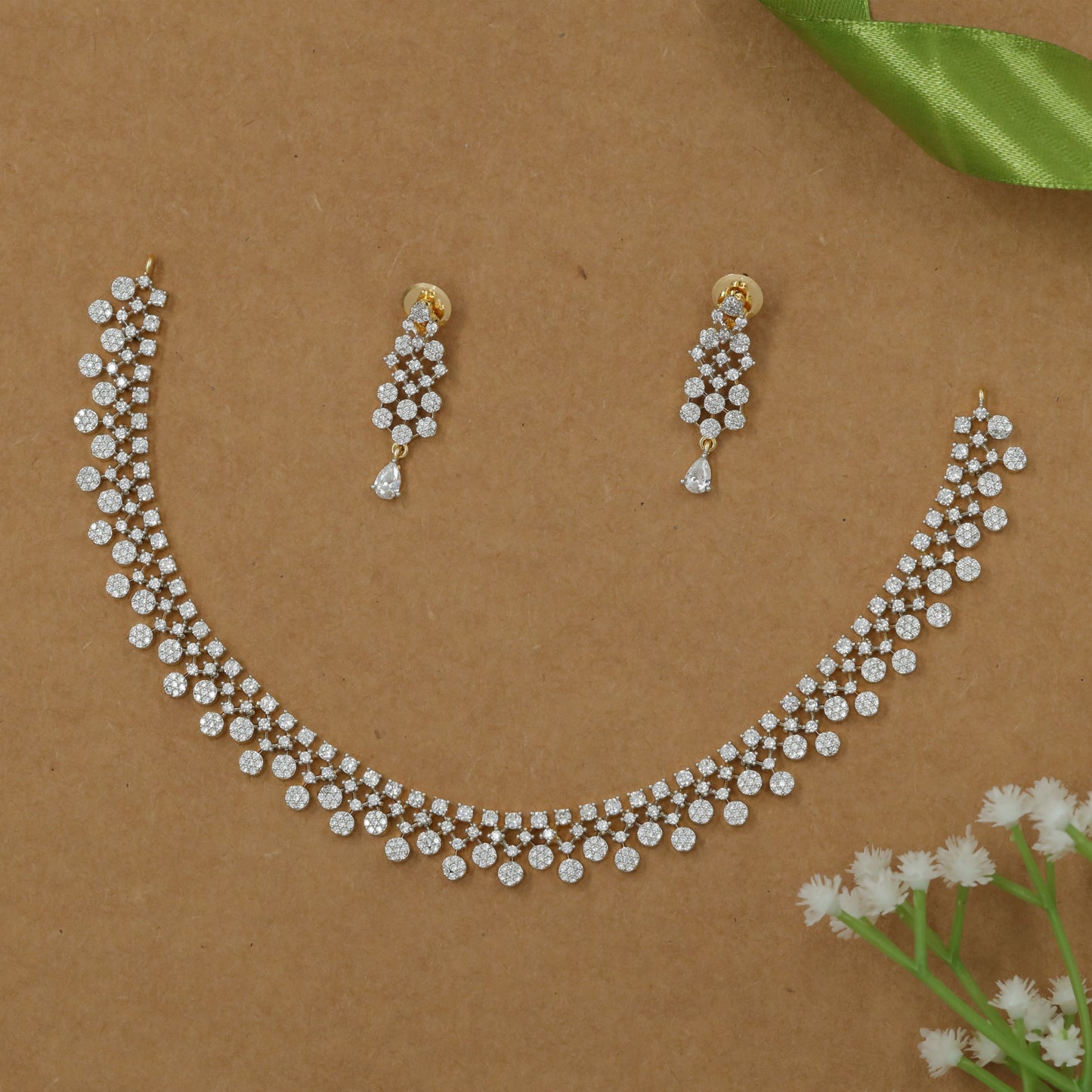 Structured Necklace with Graduated Circular Link Bands