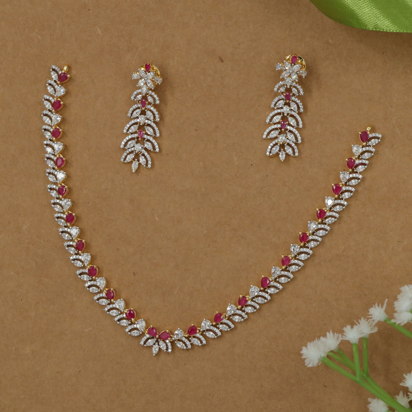 Elegant Necklace with Curved Leaf Alignment