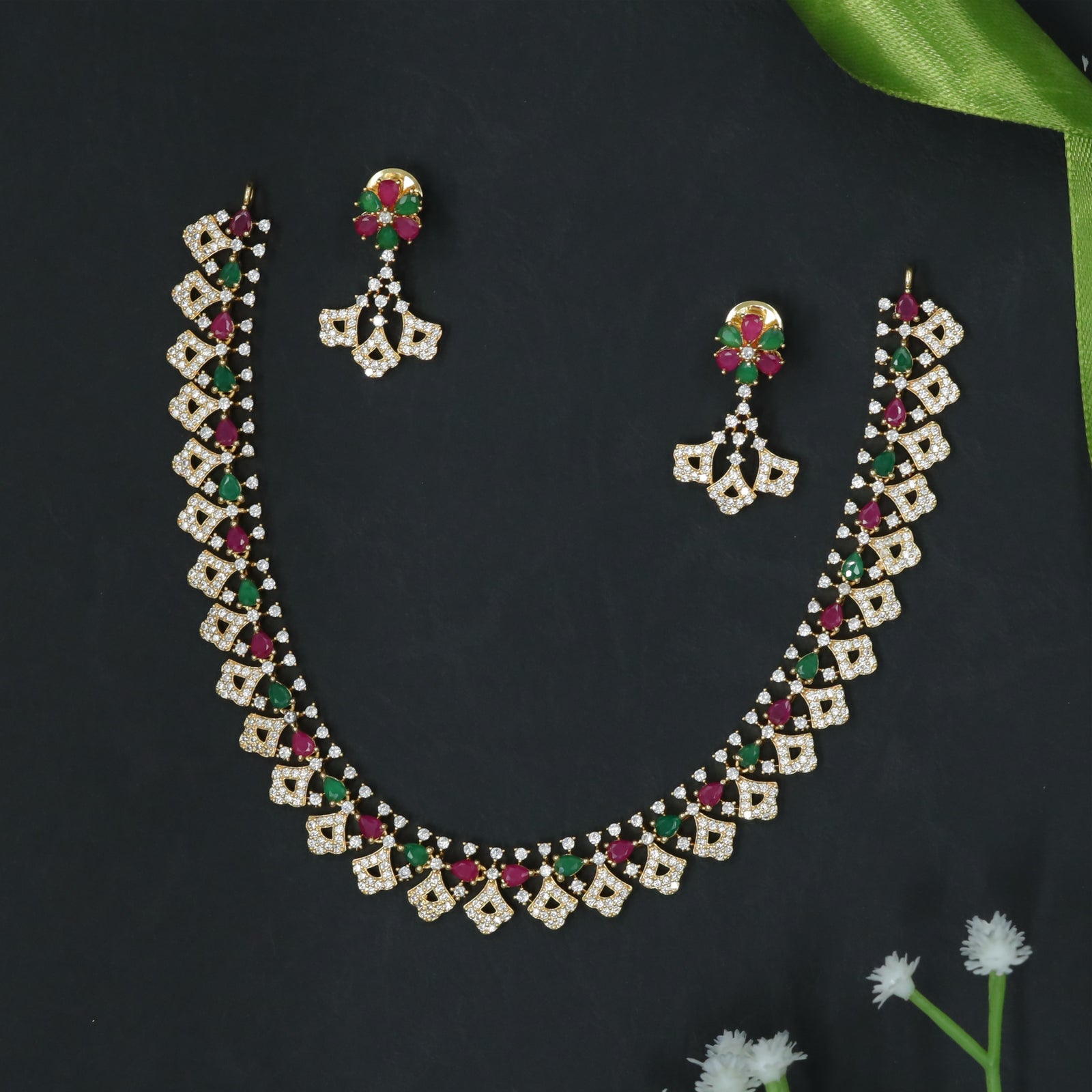 Sculpted Lattice Design Necklace with Rhythmic Drop Elements