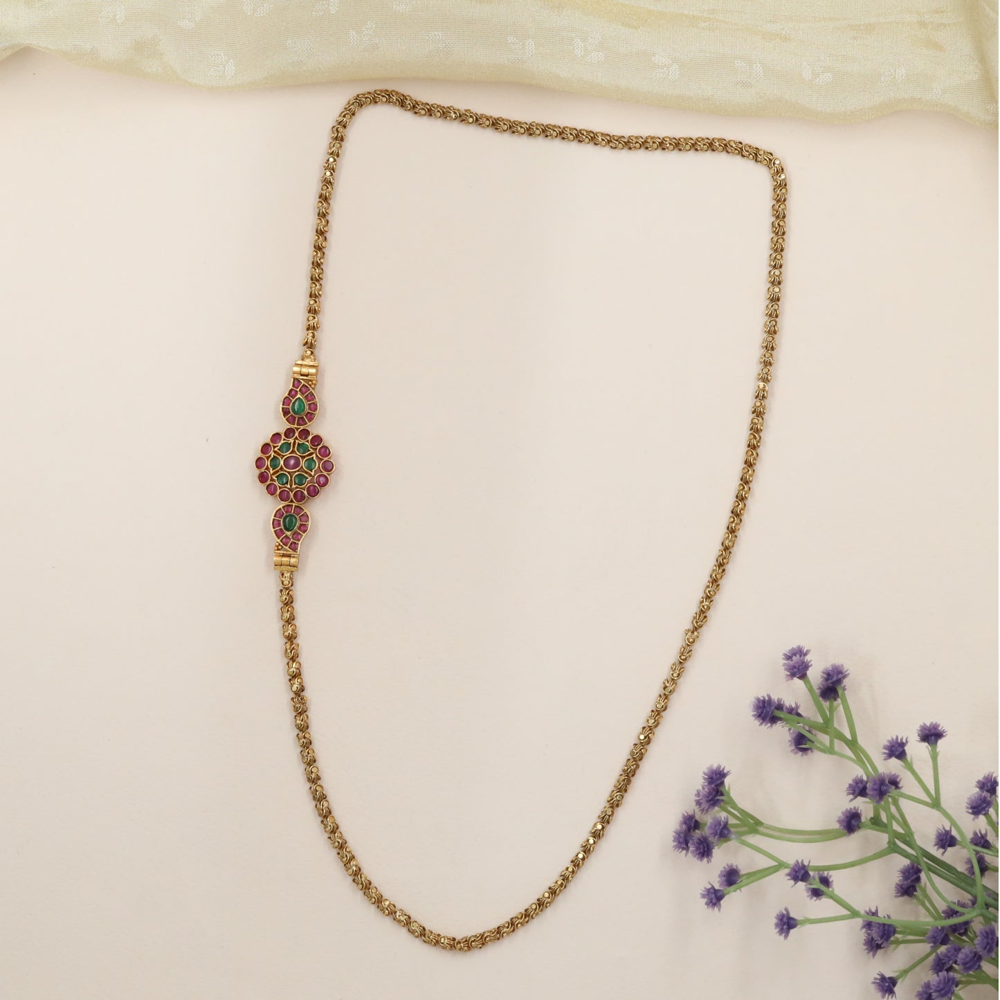 Heritage Chain with Multi-Stone Floral Pendant Arrangement