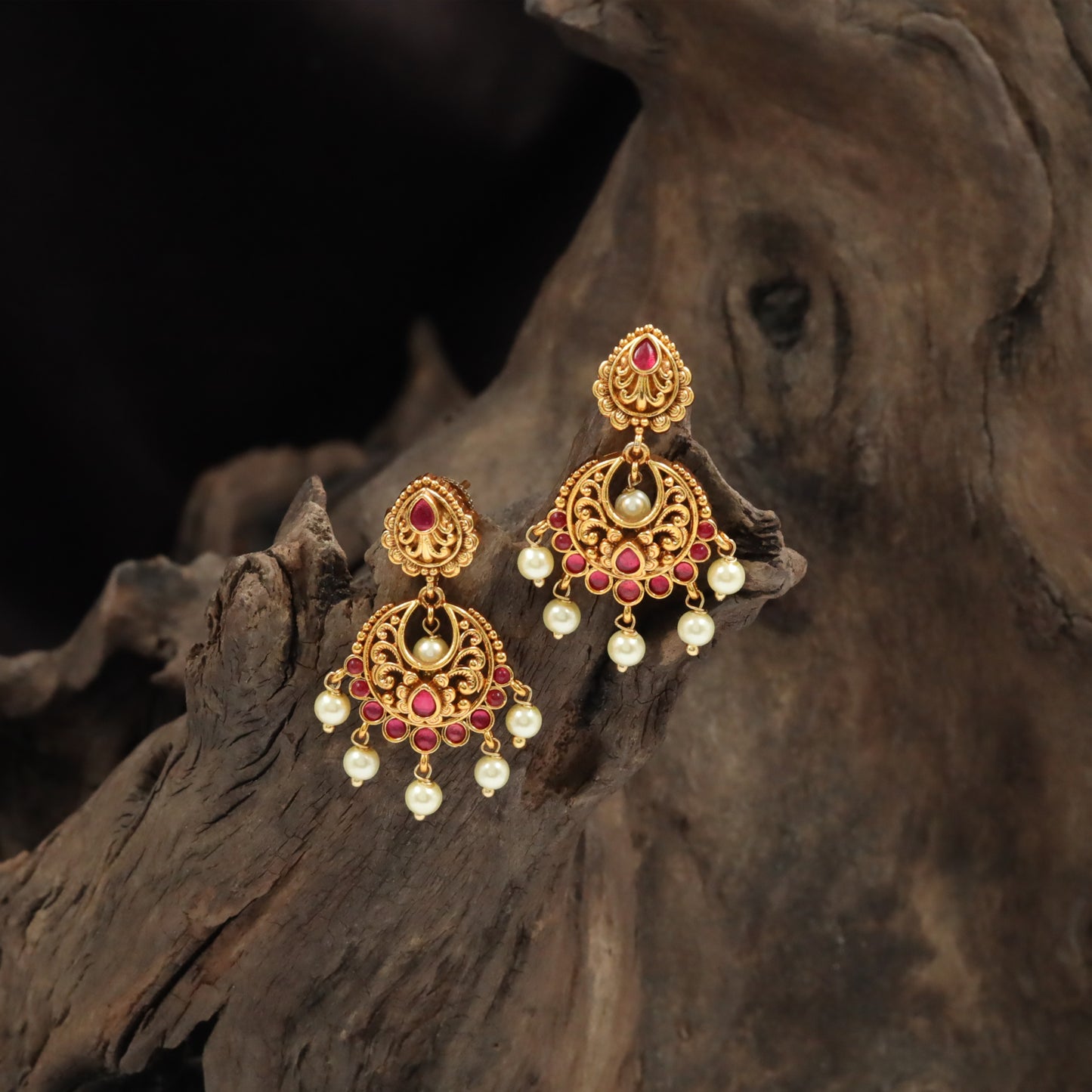 Decorative Arch Hangings with Intricate Scroll Form and Suspended Pearls