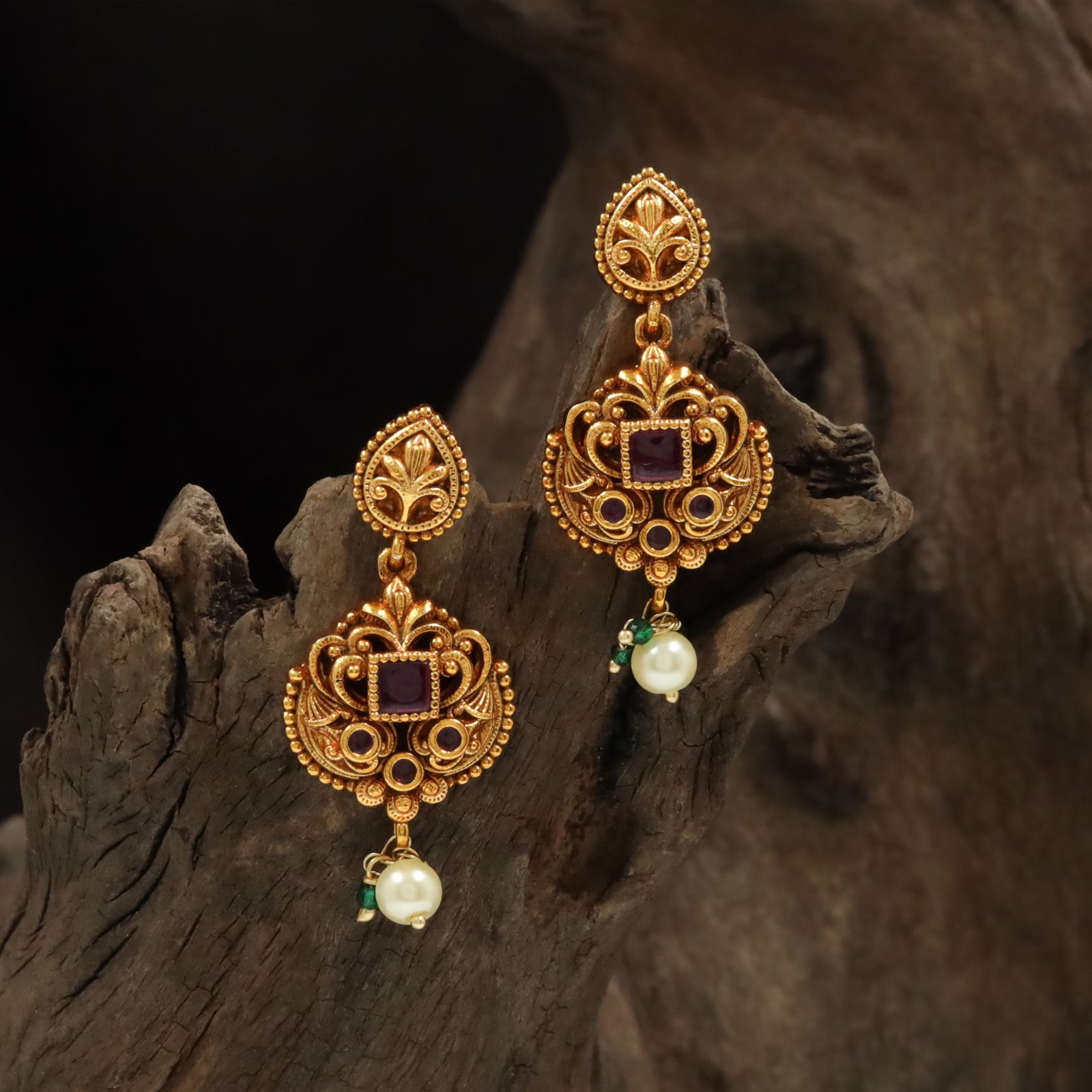 Crest-and-Crown Hangings with Square Centre Mount and Drop Pearl