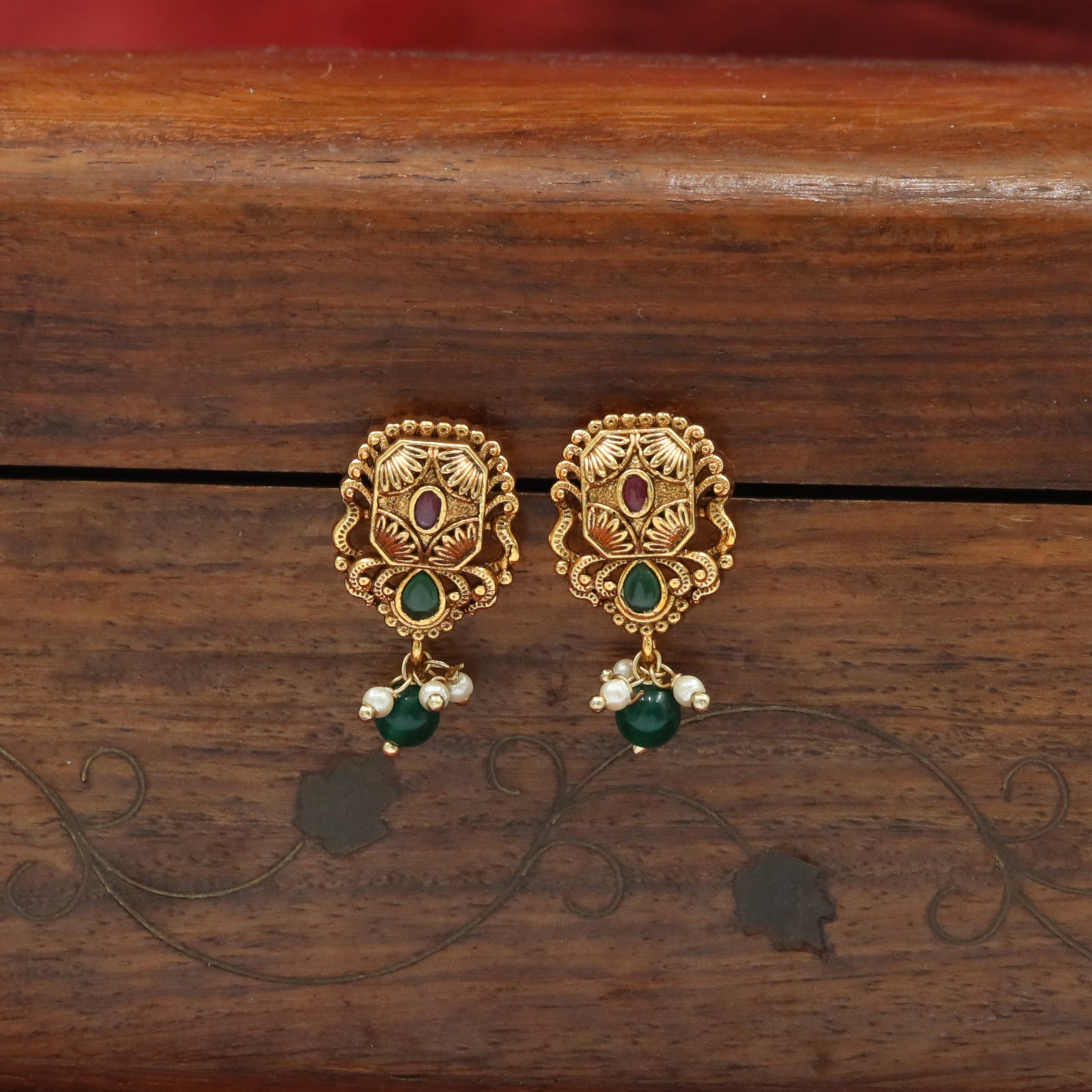 Classic Hexagonal Stud with Engraved Leaf Motif