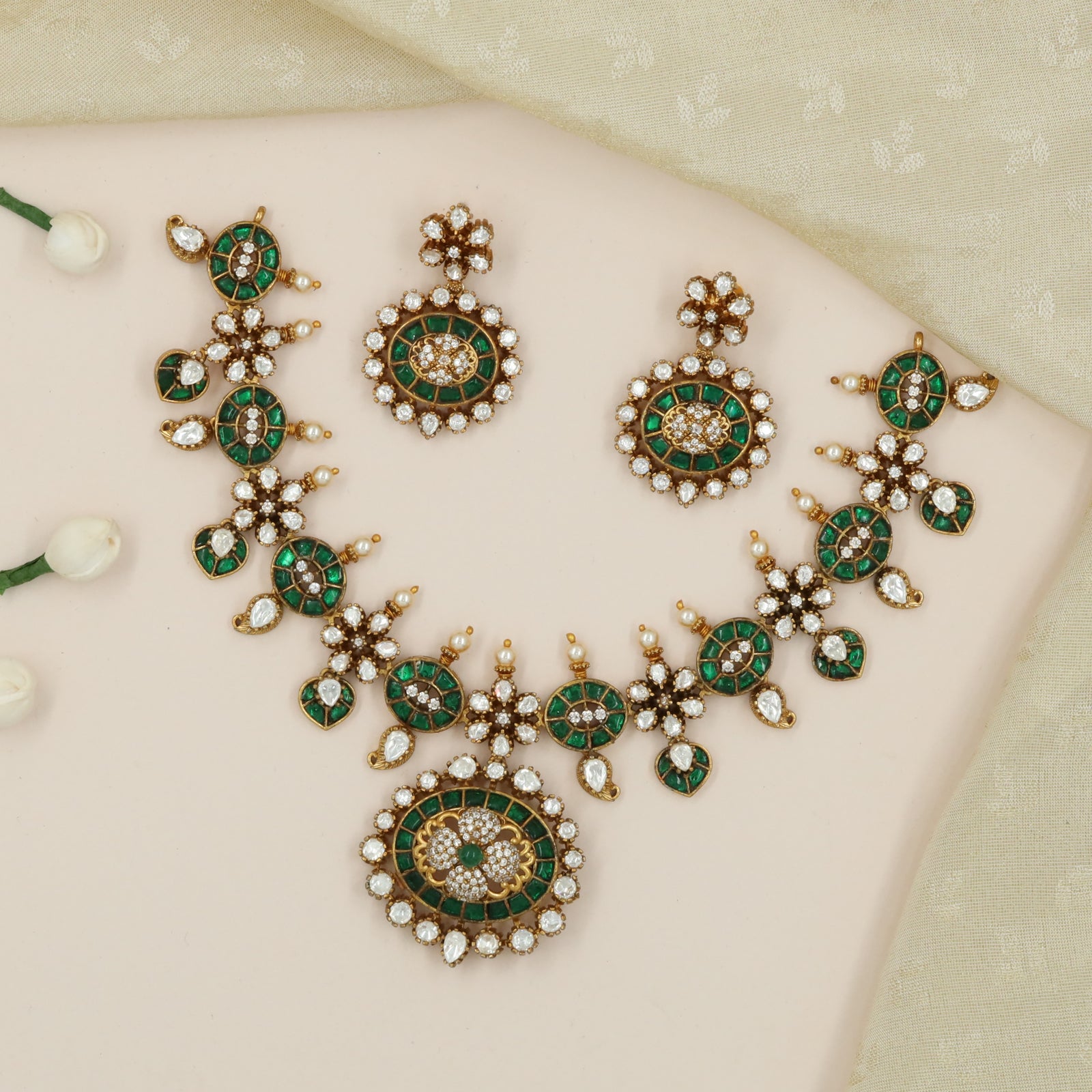 Grand Floral Centre Necklace with Alternating Disc and Blossom Links