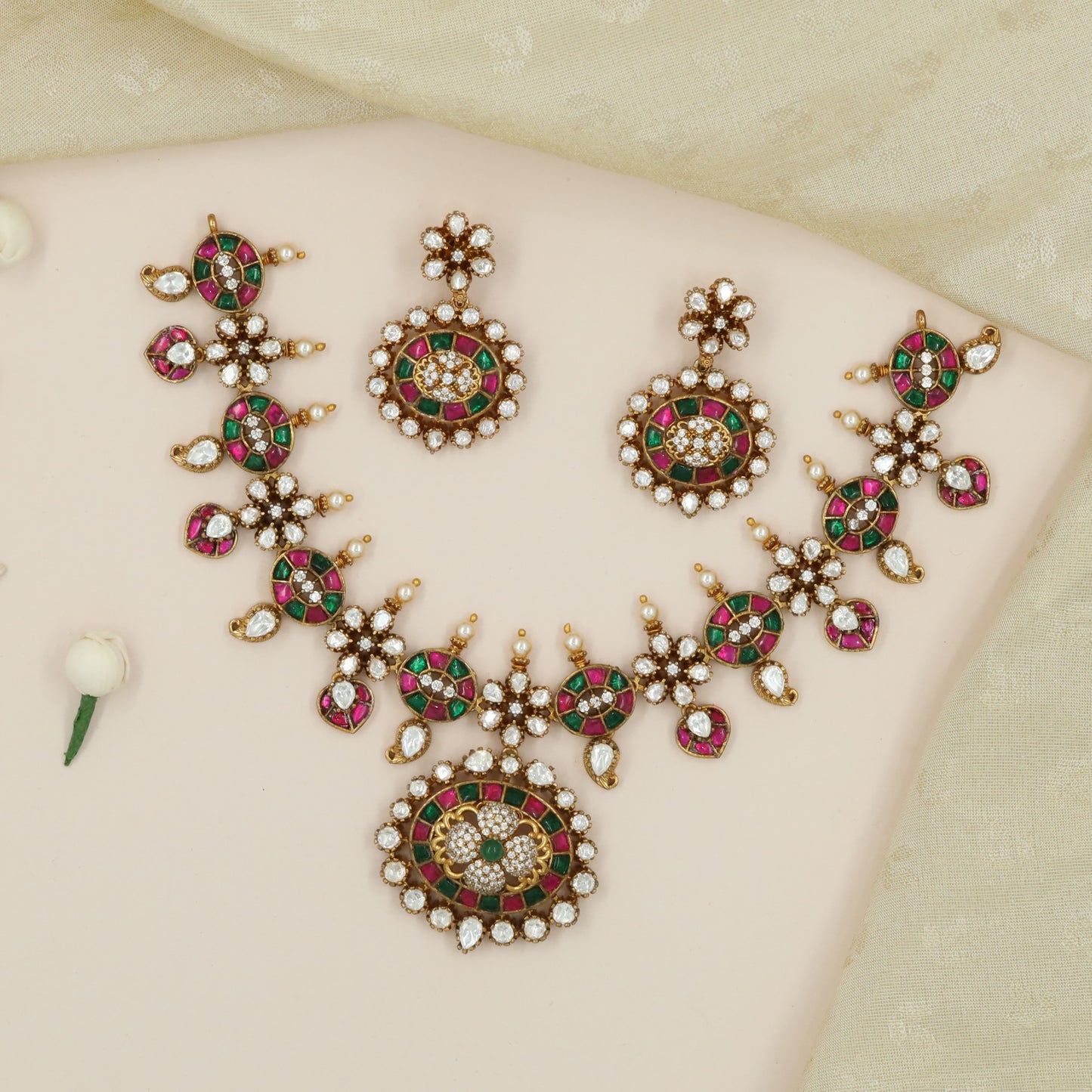 Grand Floral Centre Necklace with Alternating Disc and Blossom Links