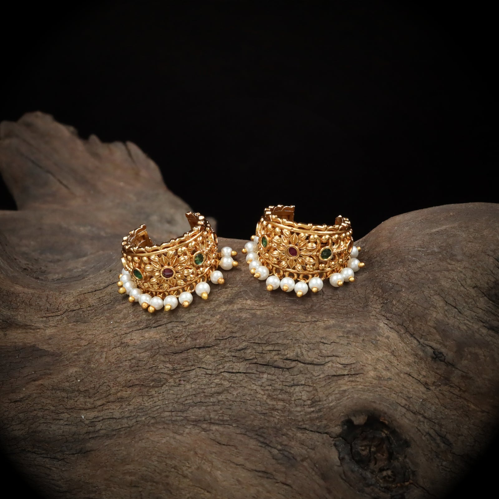 Intricate Leaf Cluster Bugadi with Circular Gem Highlights