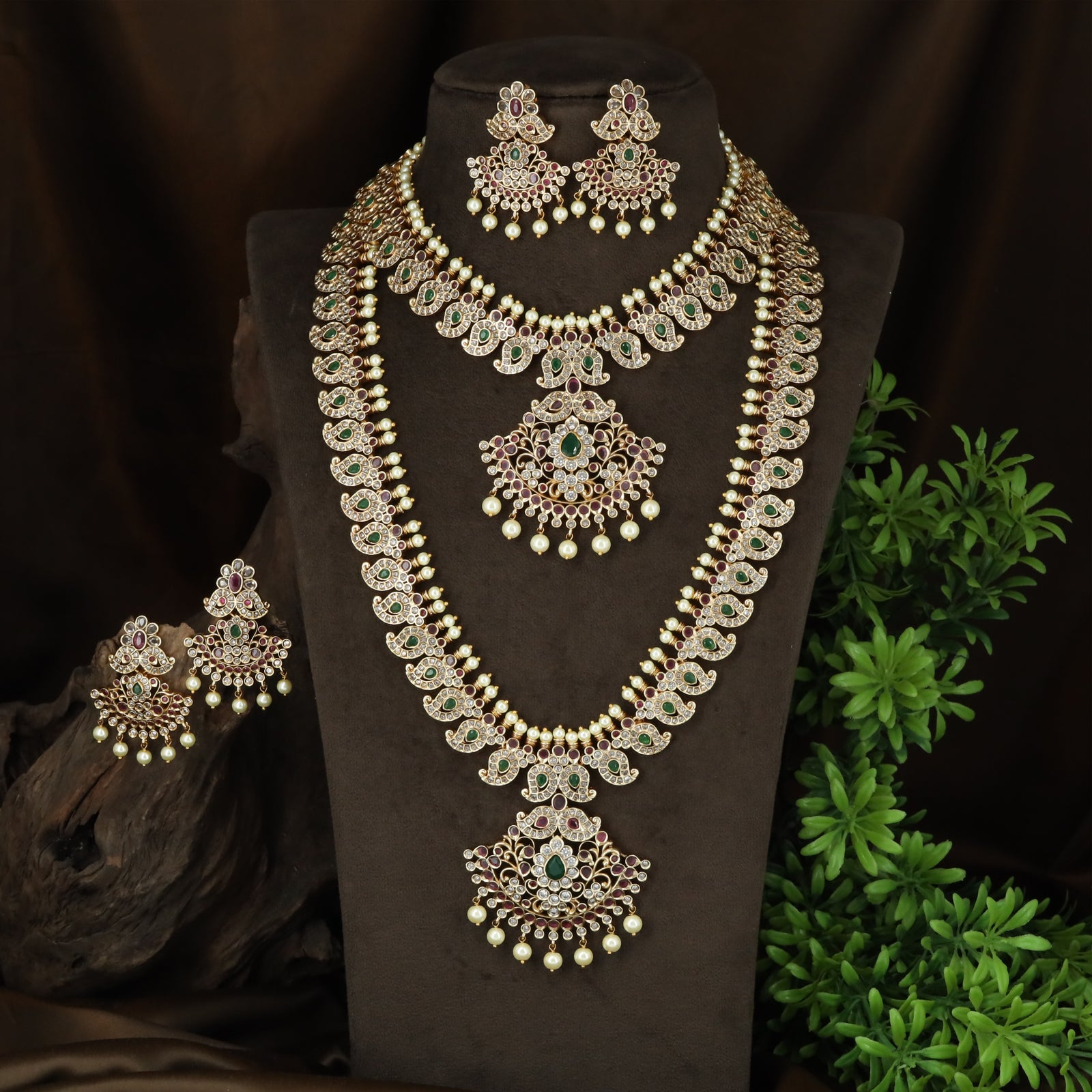 Paisley Ratna With Mango Design Cascade Grand Bridal Ensemble