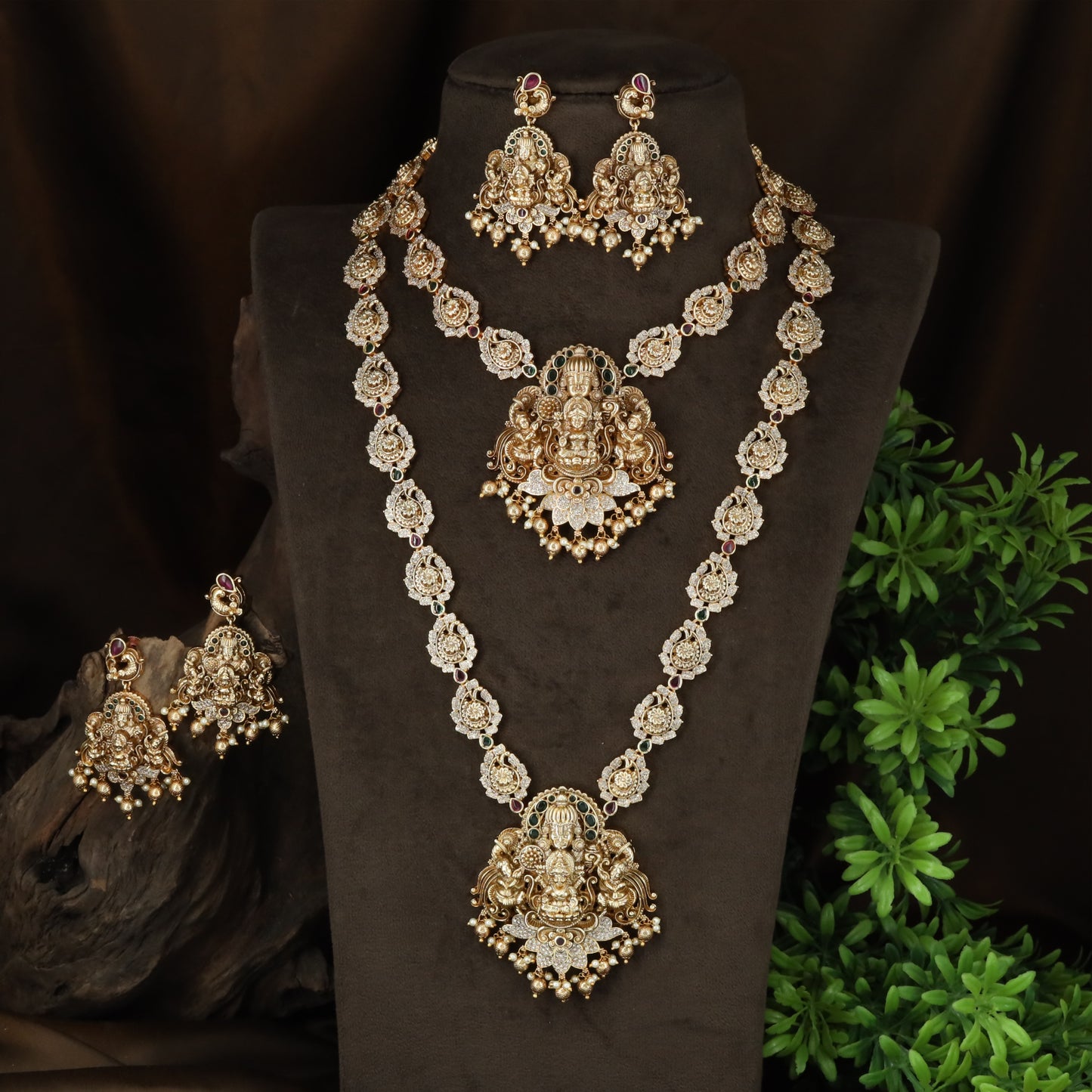 Lakshmi With Attendant Deities And Swan Scroll Bridal Combo Set