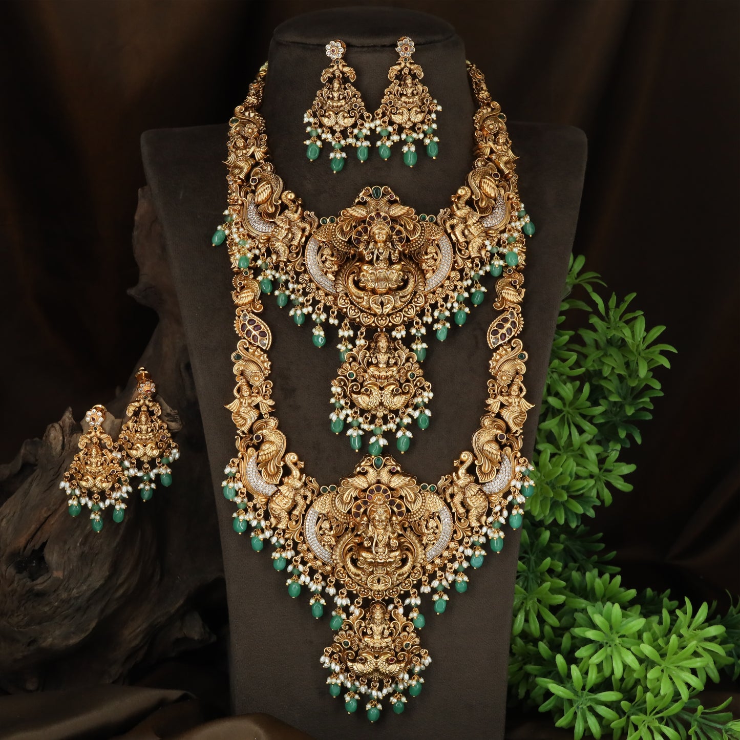 Vaibhava Lakshmi Antique Combo Set with Sculpted Temple Panels