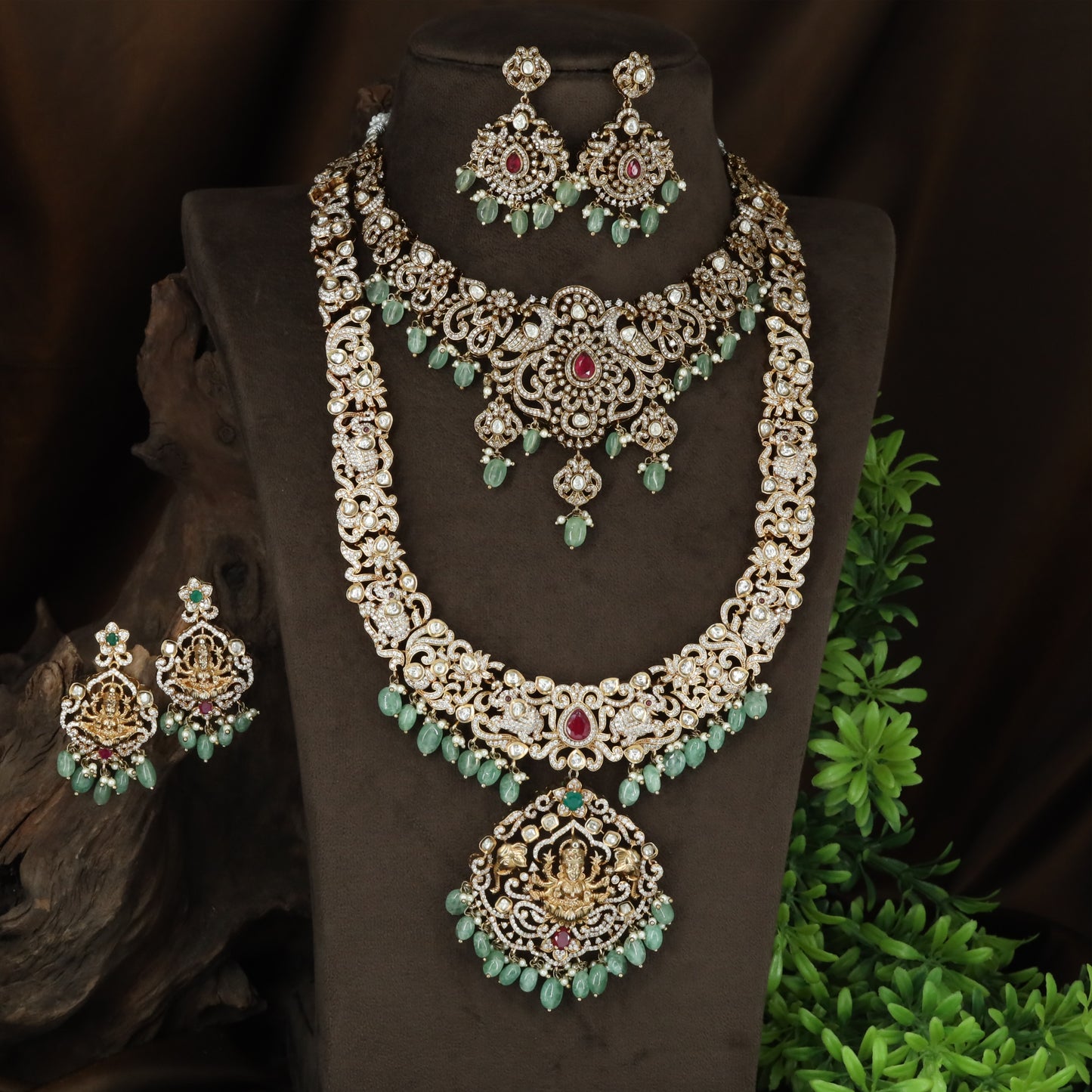 Regal Diamond Lata Victorian Combo Set with Grand Circular Deity Pendant