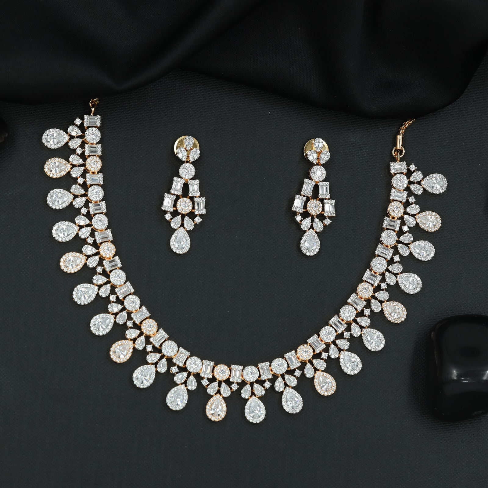 Stylish Pear Motif Necklace with Graduated Fringe Detailing