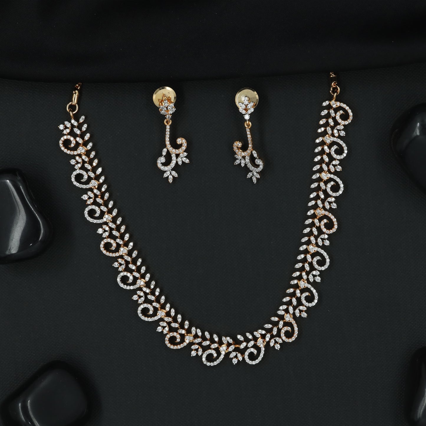 Elegant Leaf Garland Necklace Set with Decorative Vine Flow