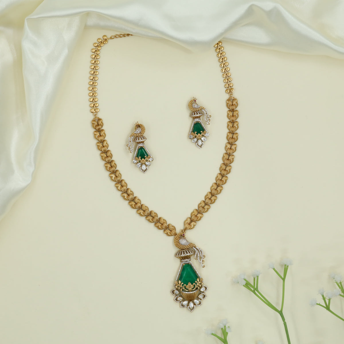 Classic Leaf Link Matt Necklace with Detailed Peacock Drop Form