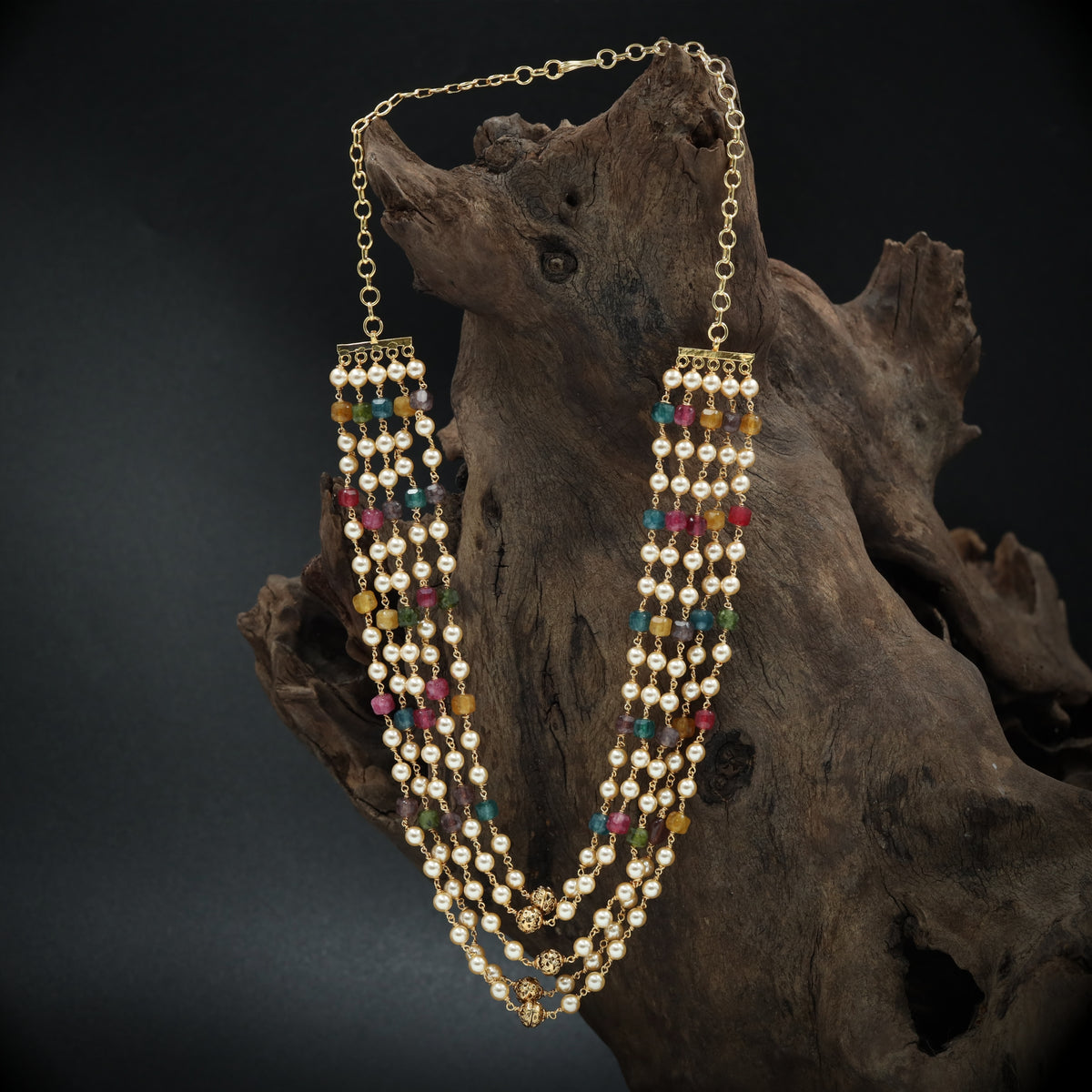 Grandeur Beads Chain with Tiered Layers and Decorative Accents