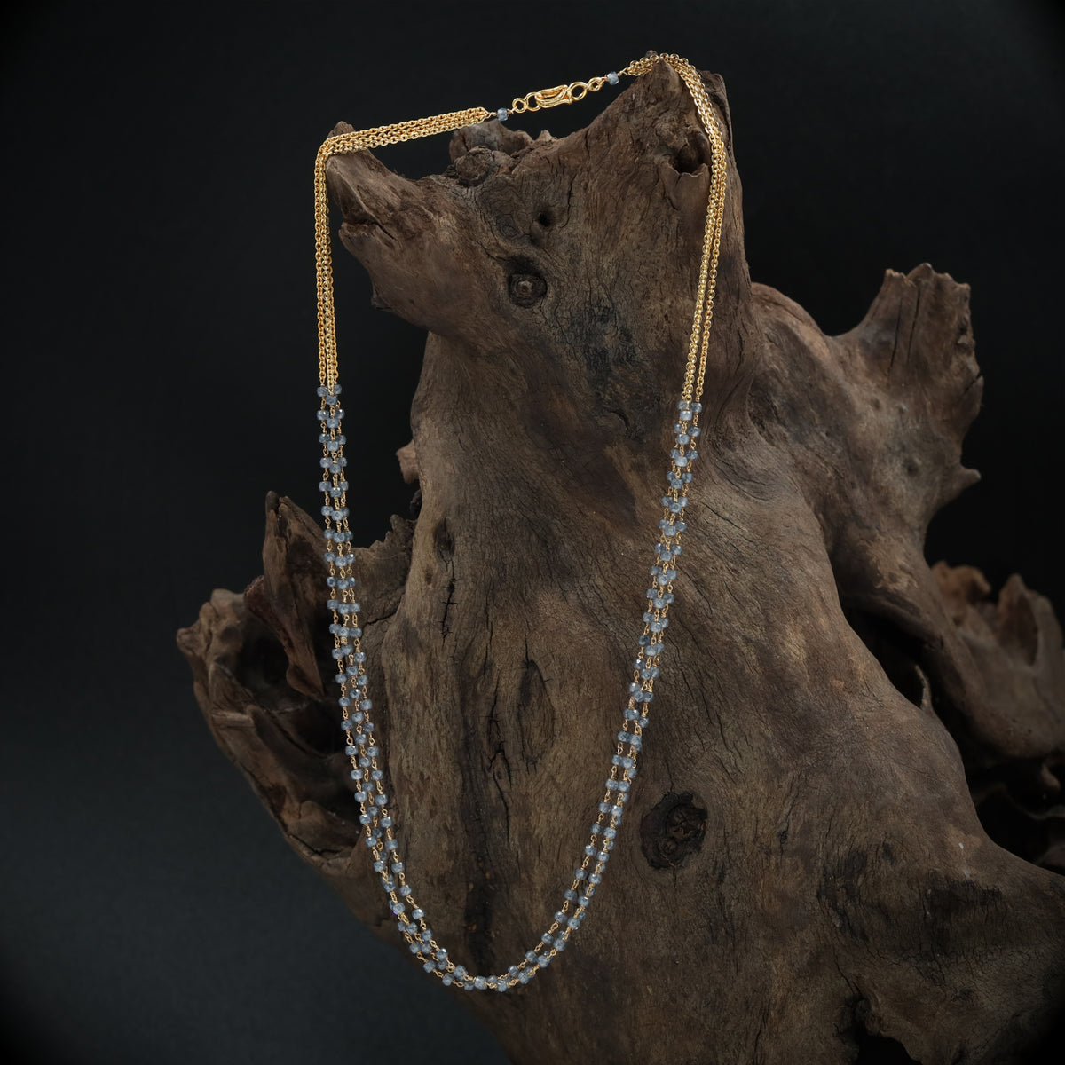 Sleek Dual Row Beads Chain with Geometric Accents and Continuous Pattern Flow