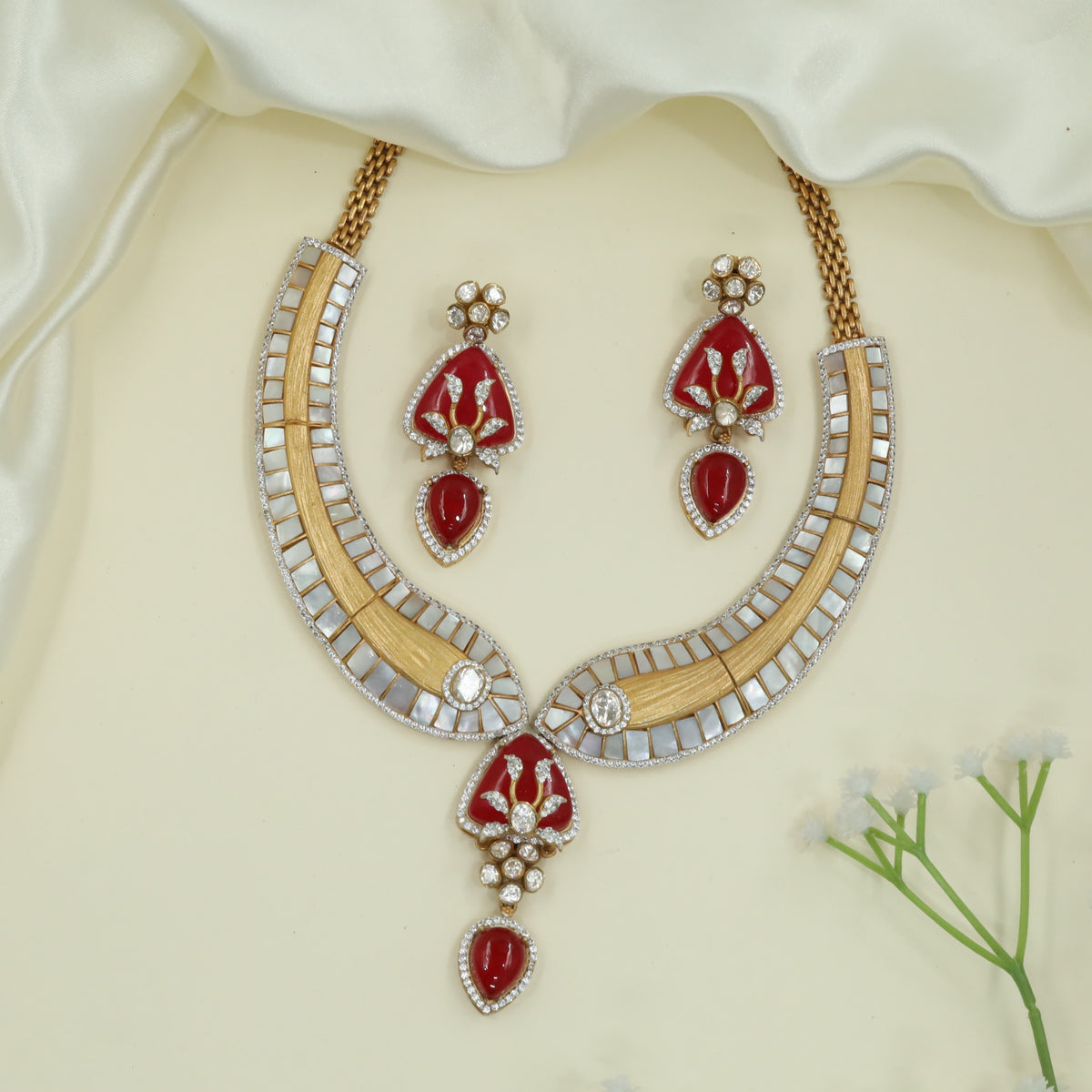 Wide Curve Kundan Necklace with Open Grid Edges and Center Drop Detail