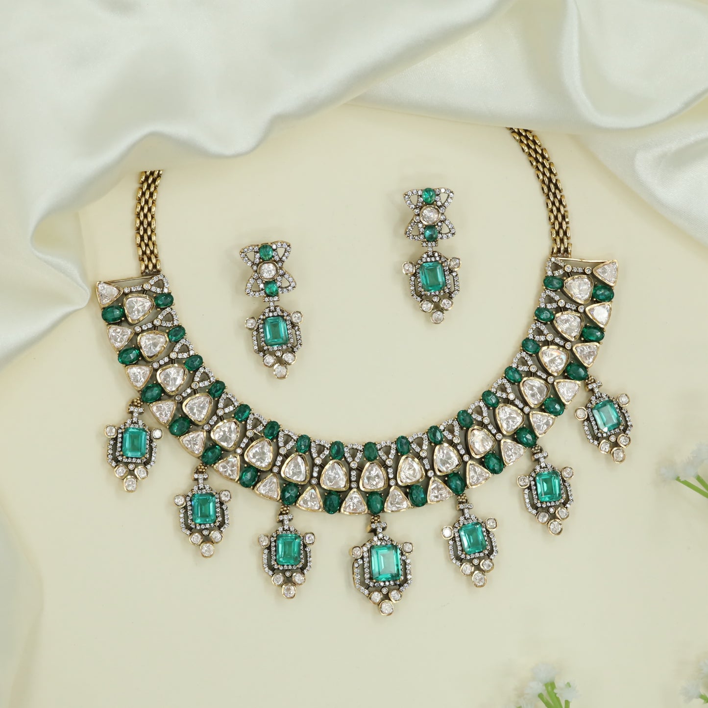 Refined Row Kundan Necklace with Alternating Links and Drops