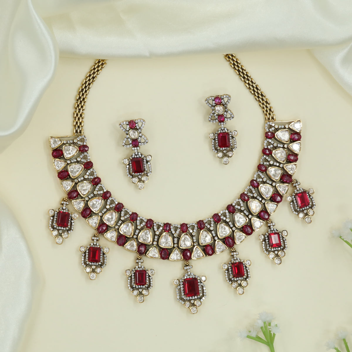 Refined Row Kundan Necklace with Alternating Links and Drops
