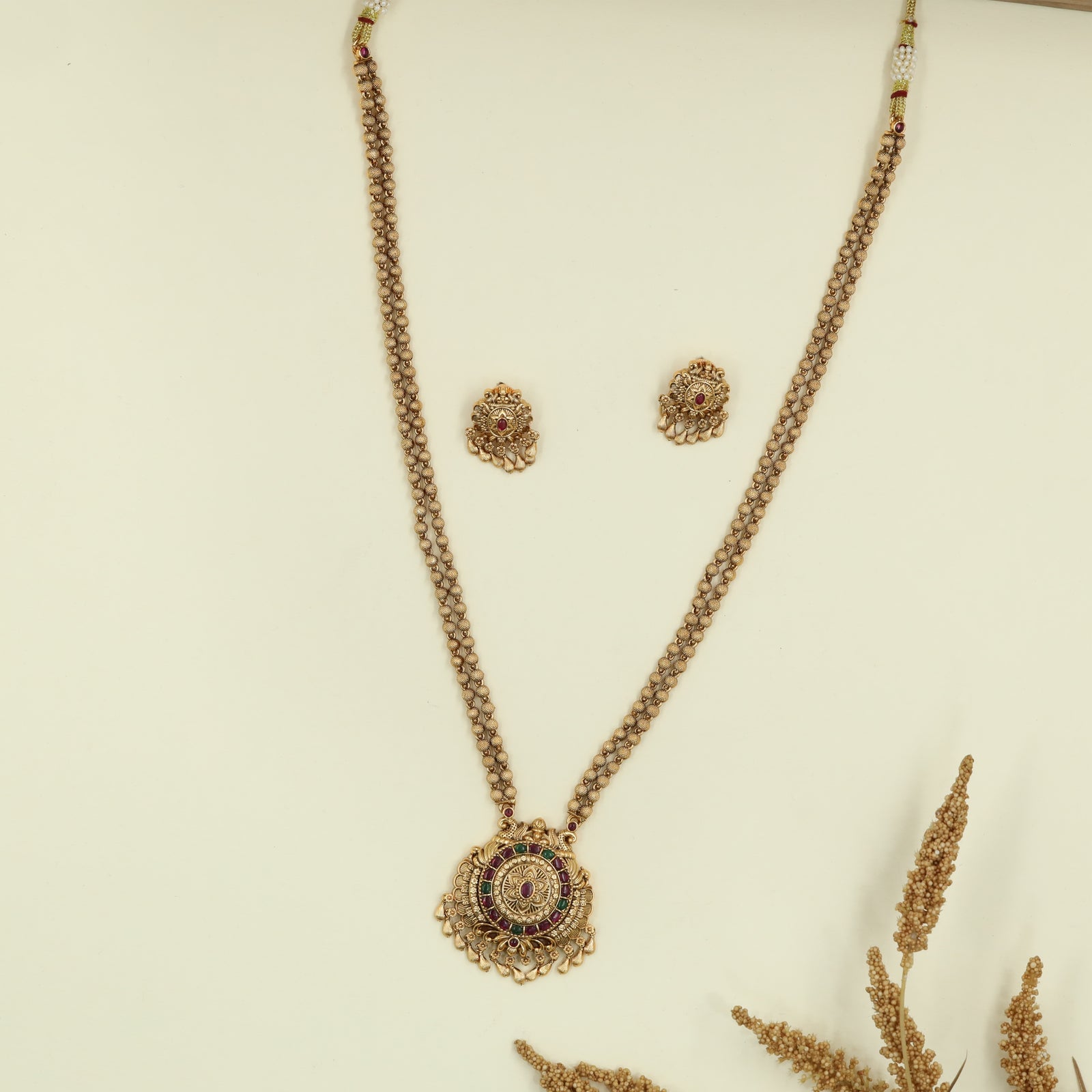 Decorative Bead Chain with Pendant and Concentric Disc Centre Drop