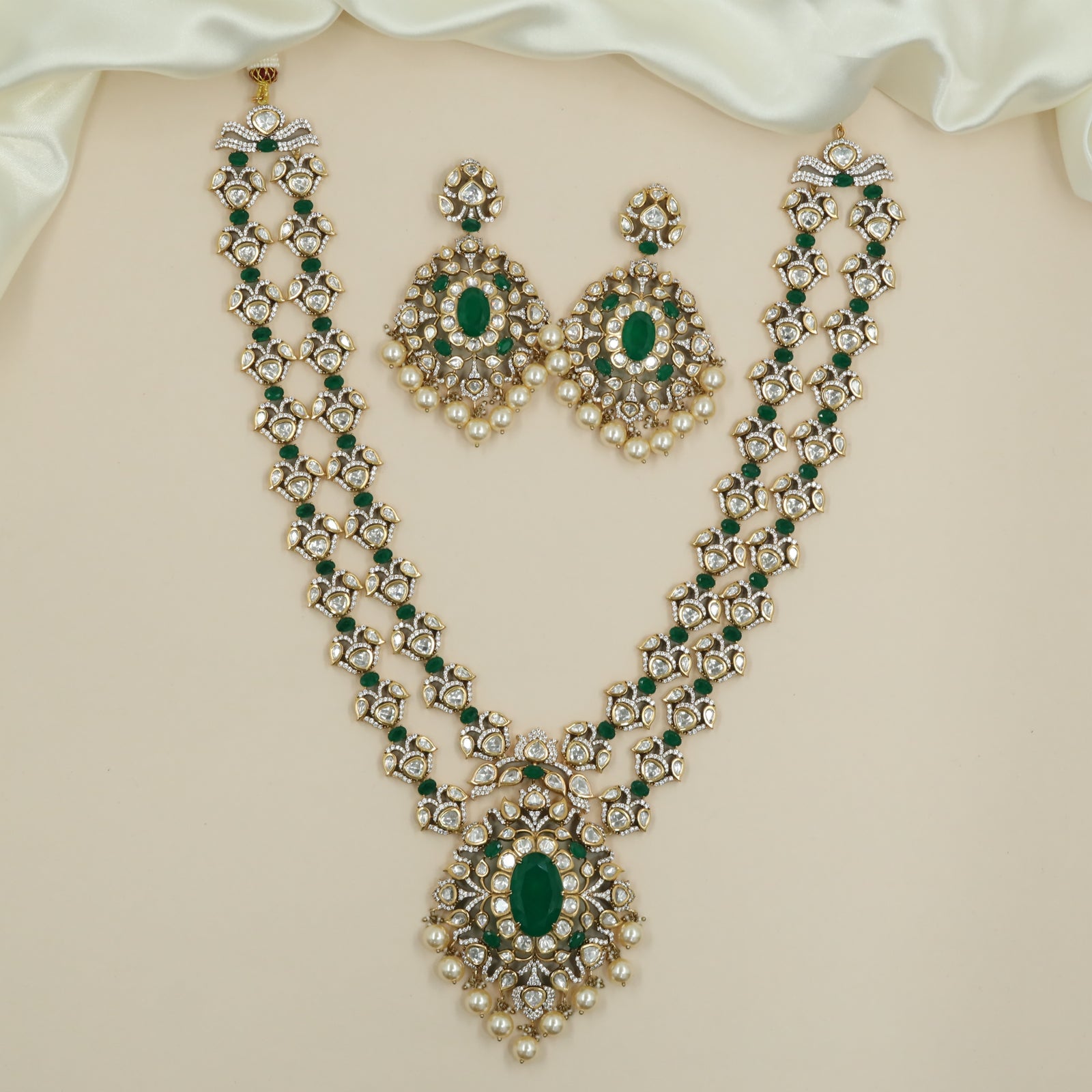 Classic Floral Chain Long Haara with Structured Pattern and Pendant Fringe