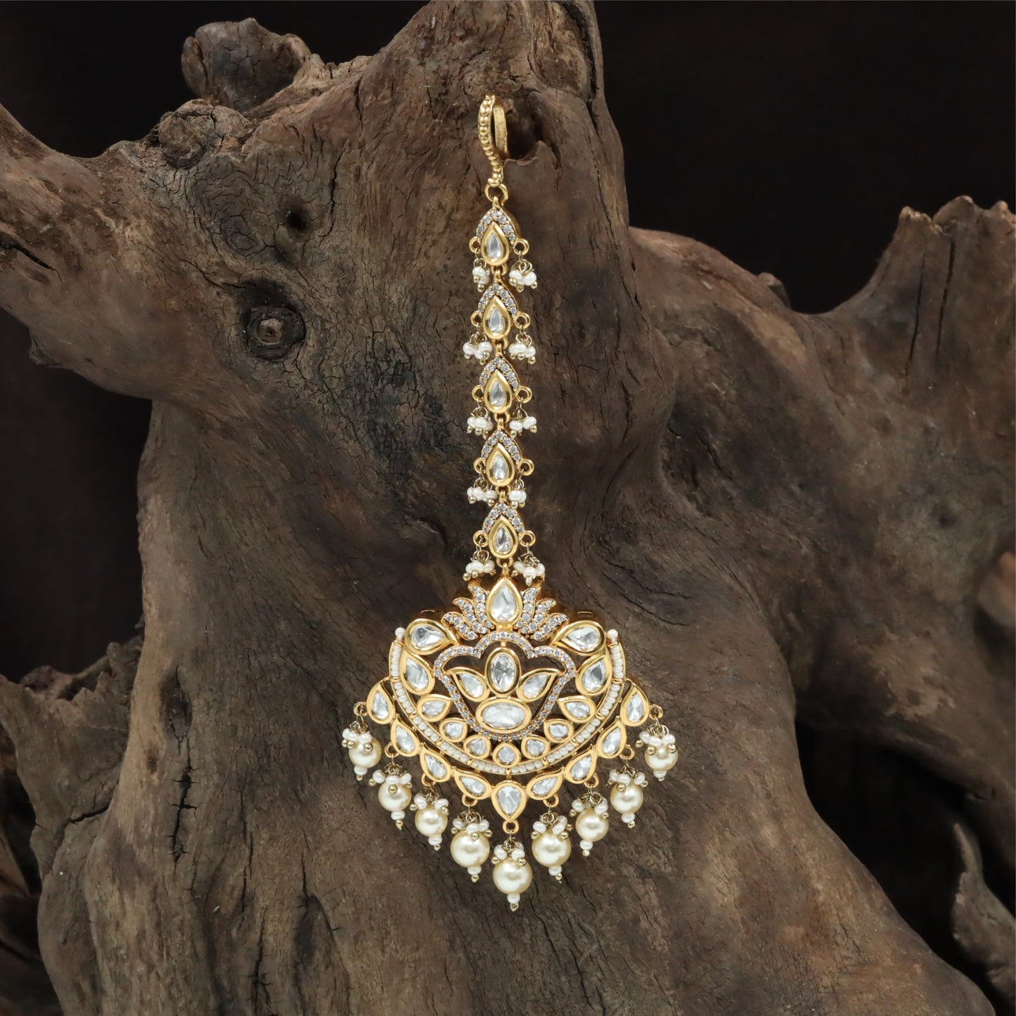 Floral Pattern Kundan Tikka with Linked Drop Chain and Fringe Drops